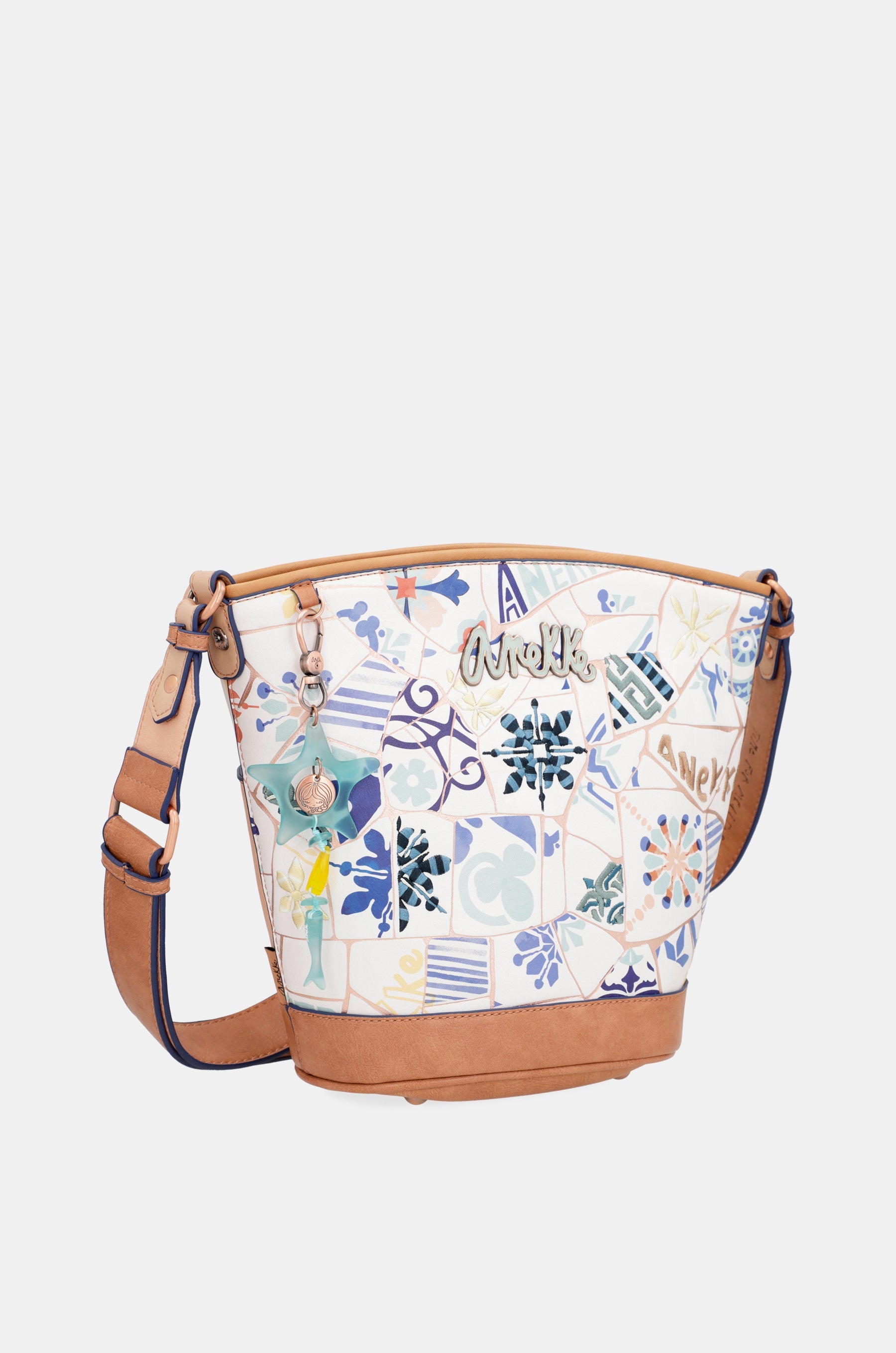 Soupchoir ovale au lever du soleil