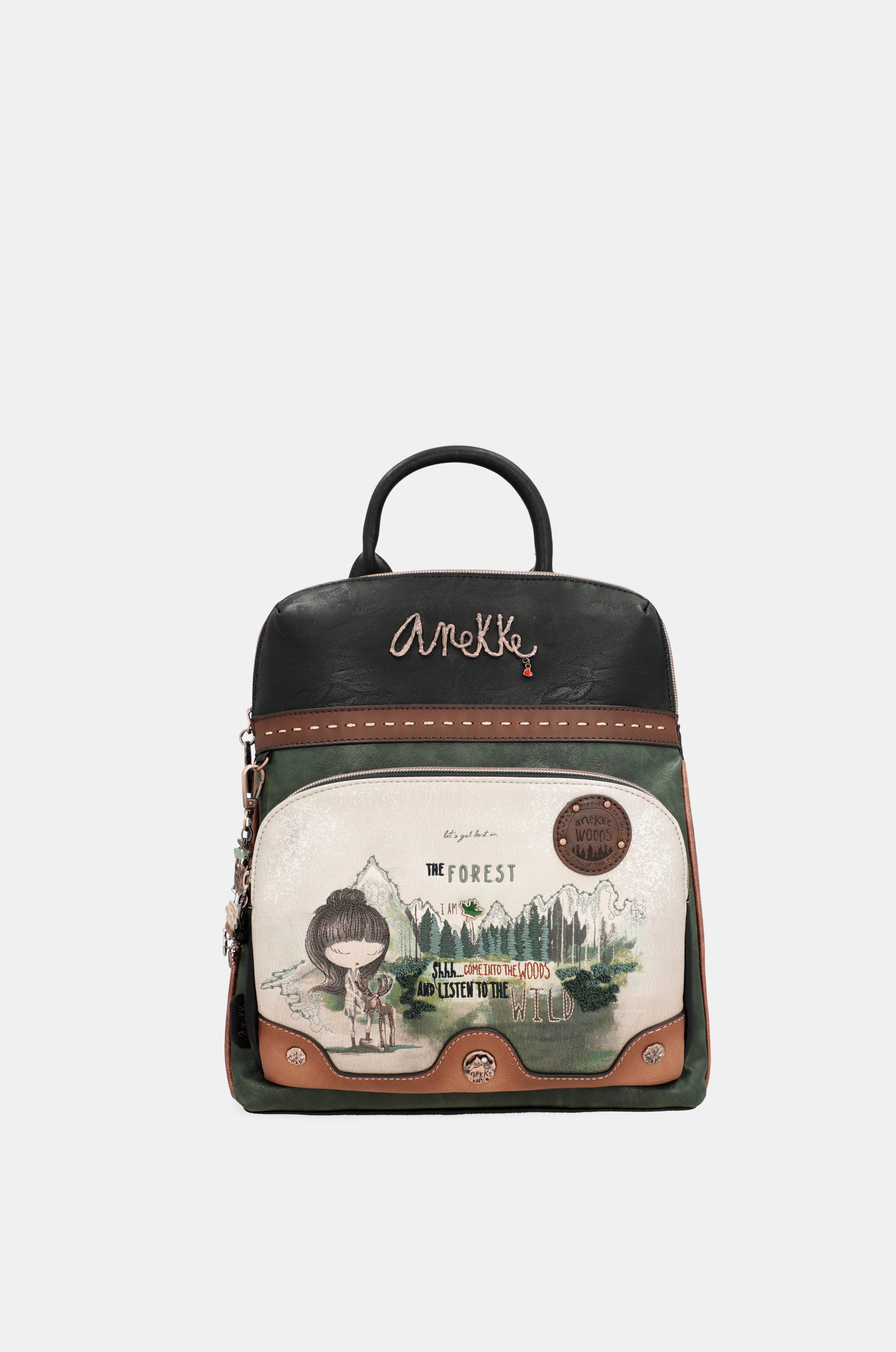 Le sac à dos de la forêt avec de la poche