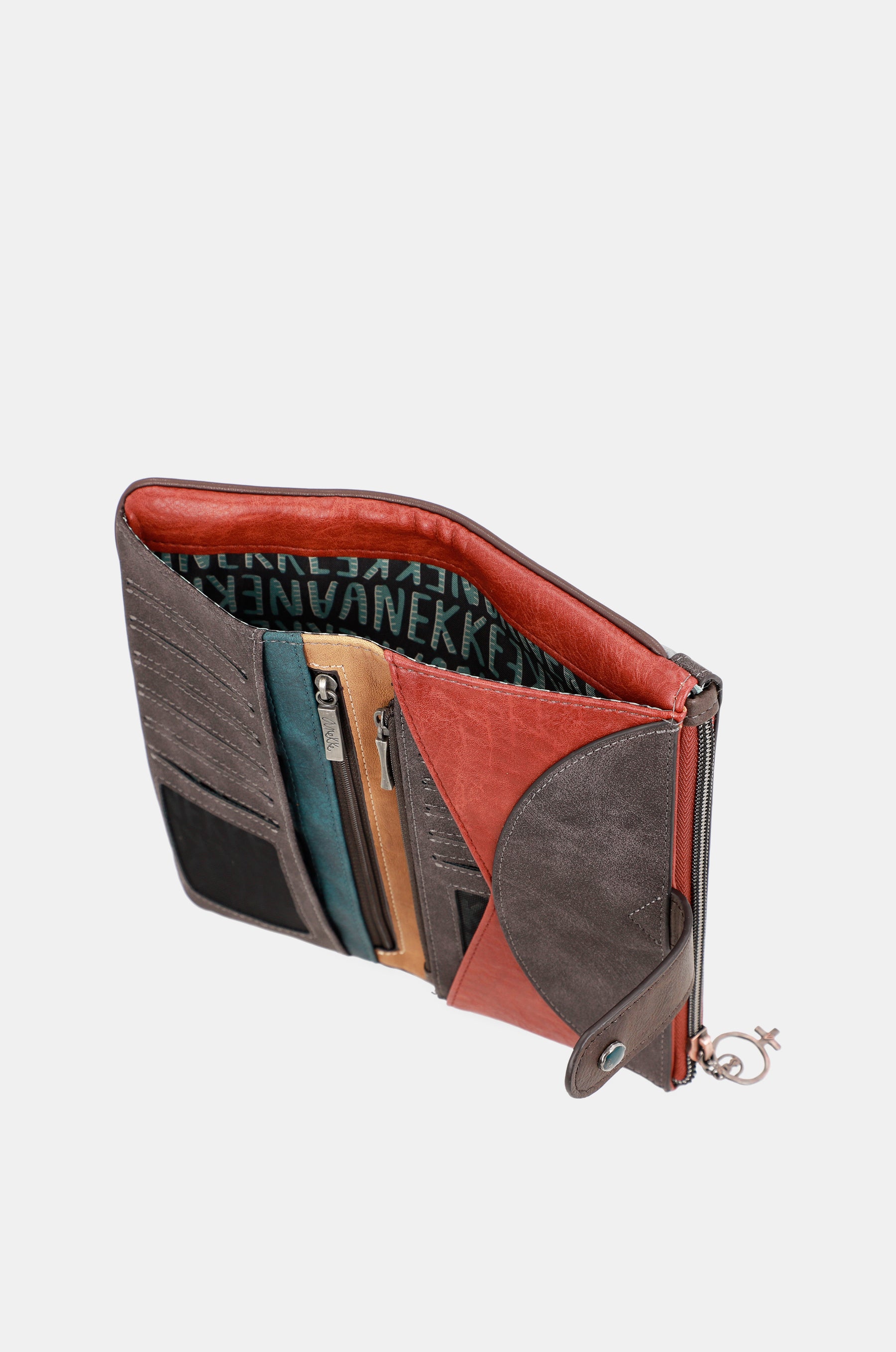 Portefeuille avec voix de porte-carte amovible