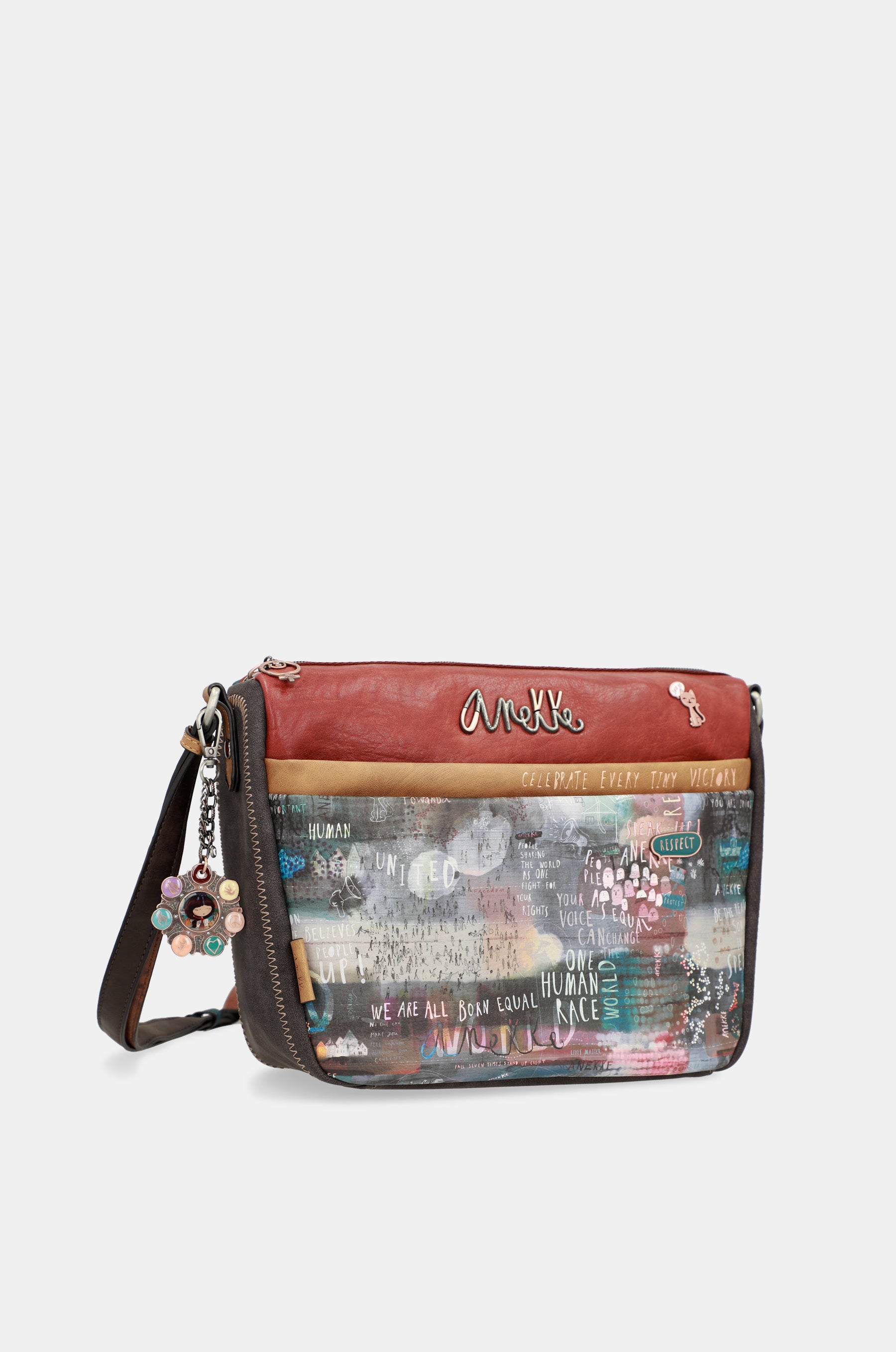 Respecter le grand sac à bandoulière avec des poches