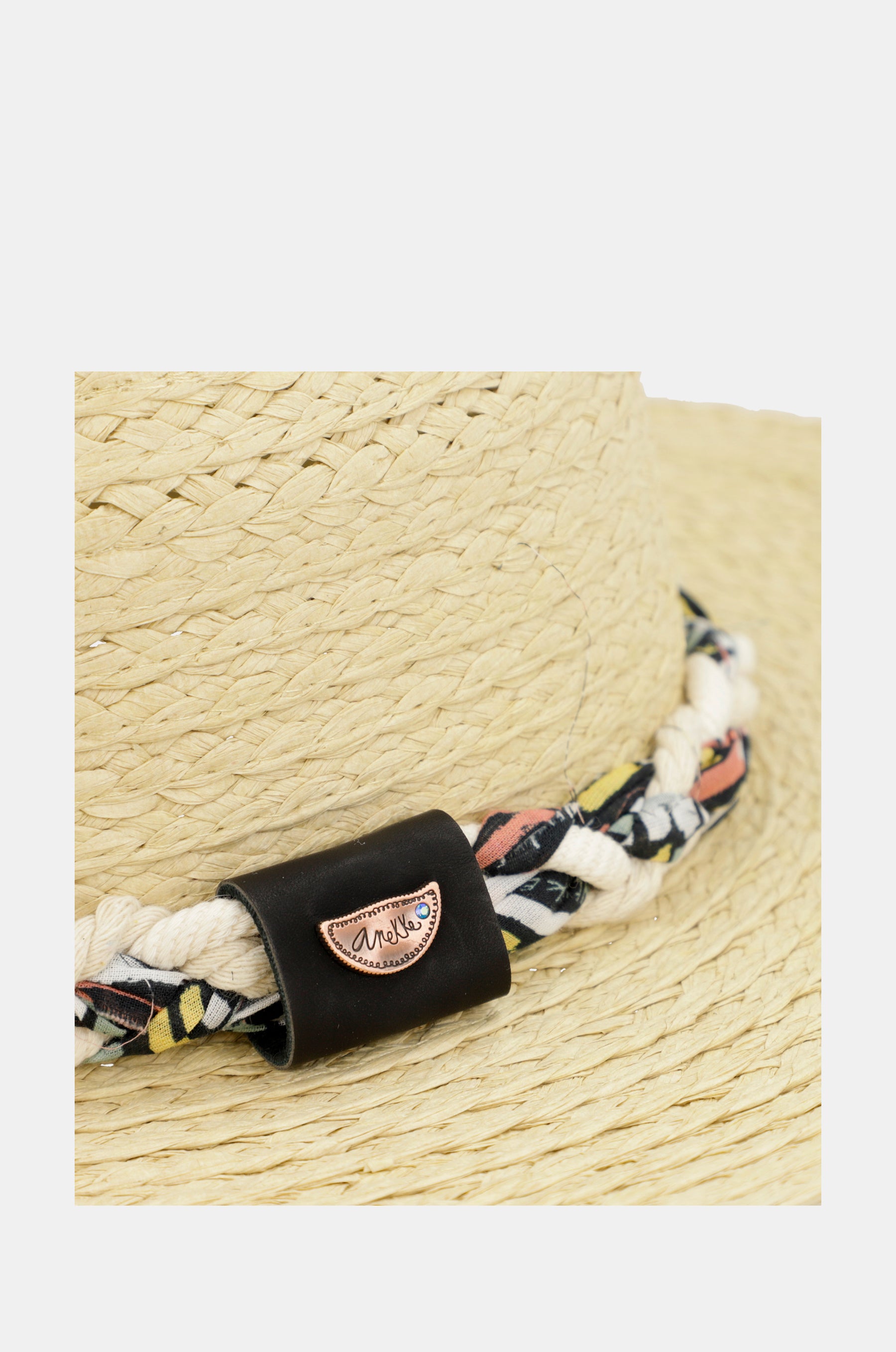 Chapeau en raffina, marron