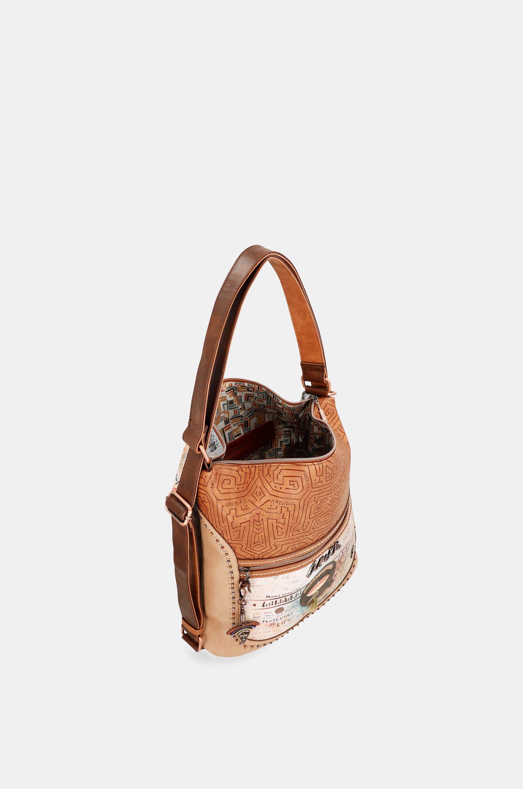 Bags croisé convertible de Menire dans un sac à dos