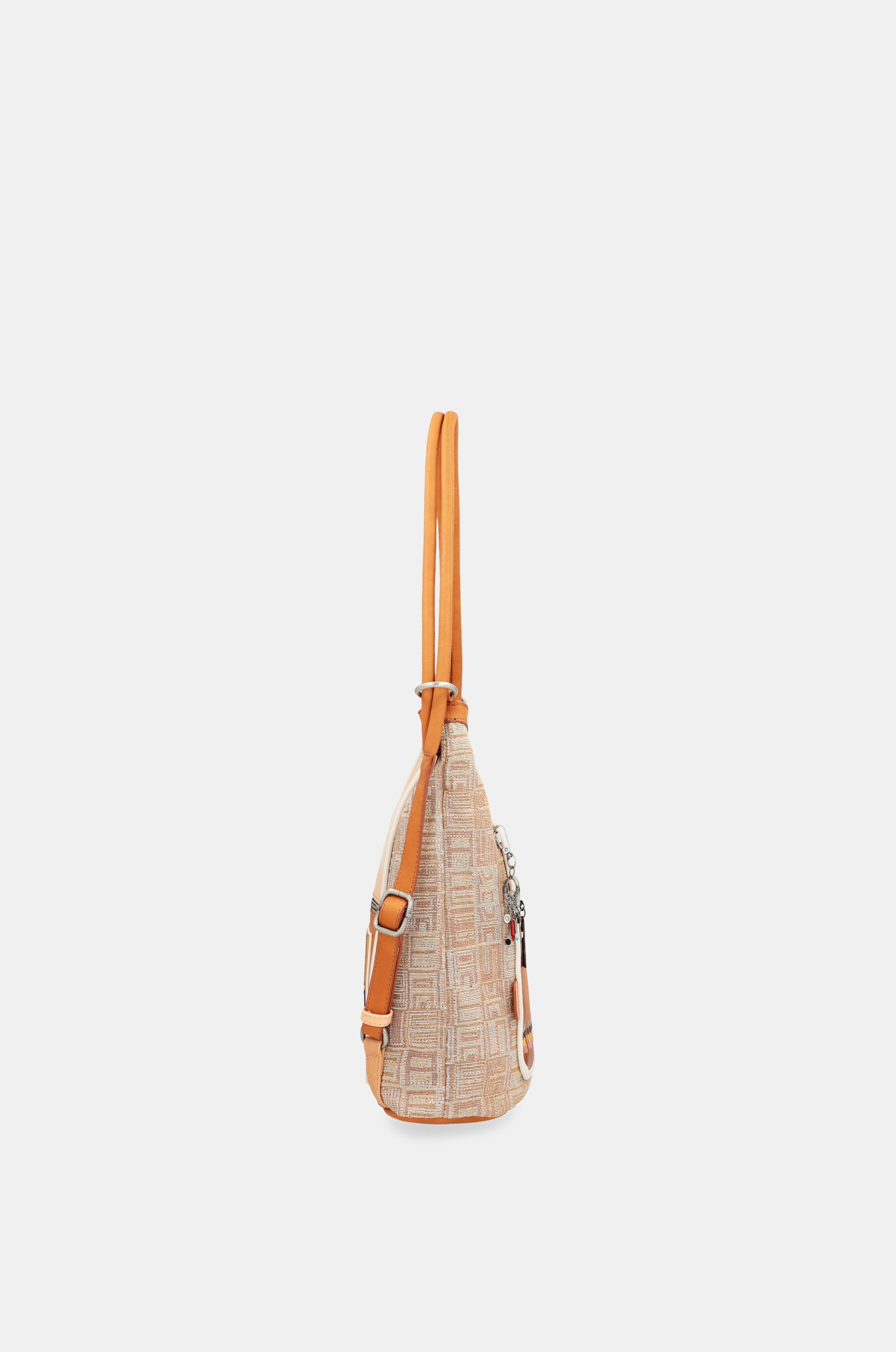 Magic Souls Convertible Crossbody Bag en un sac à dos de Magic Souls