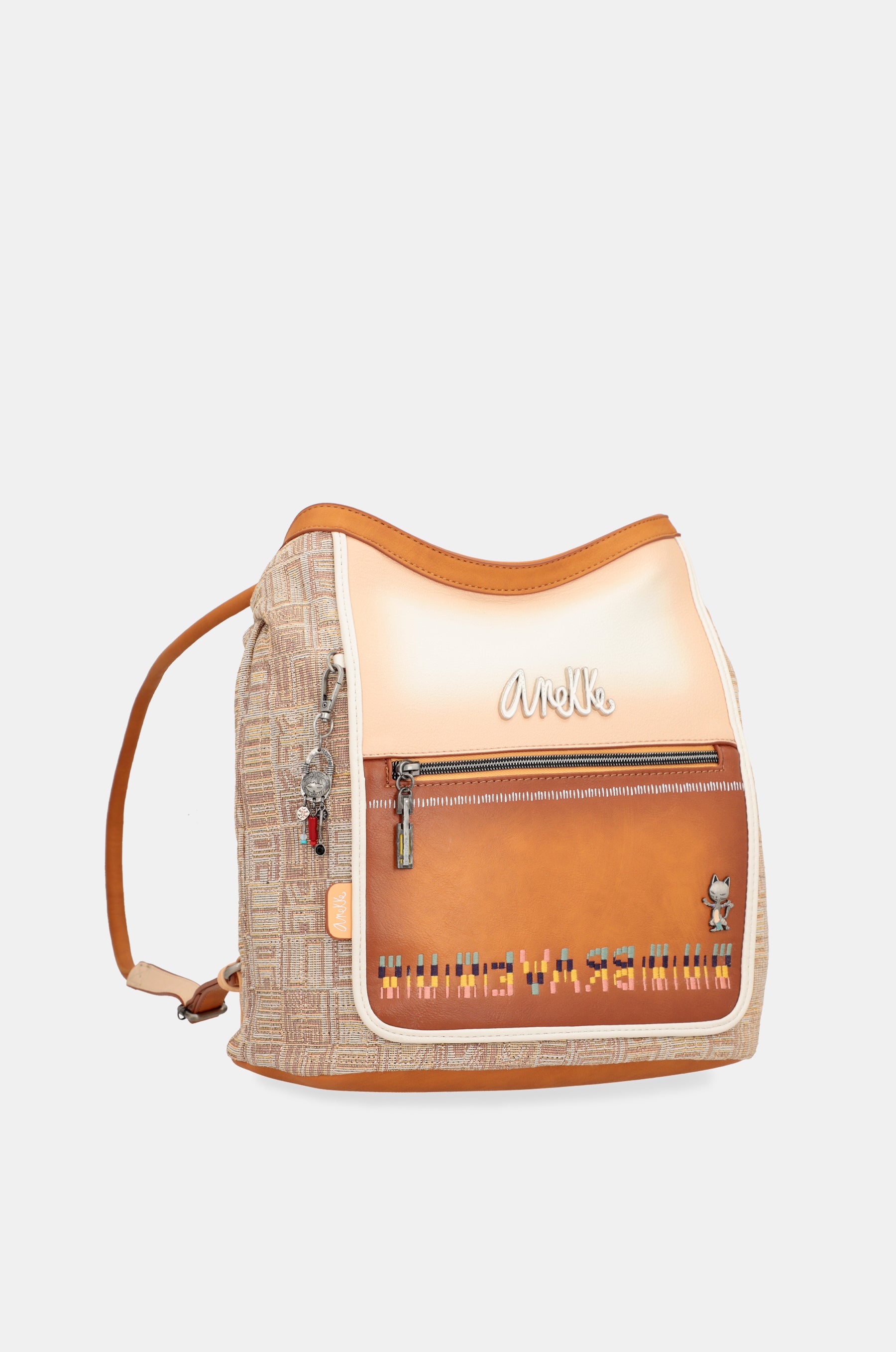 Magic Souls Convertible Crossbody Bag en un sac à dos de Magic Souls