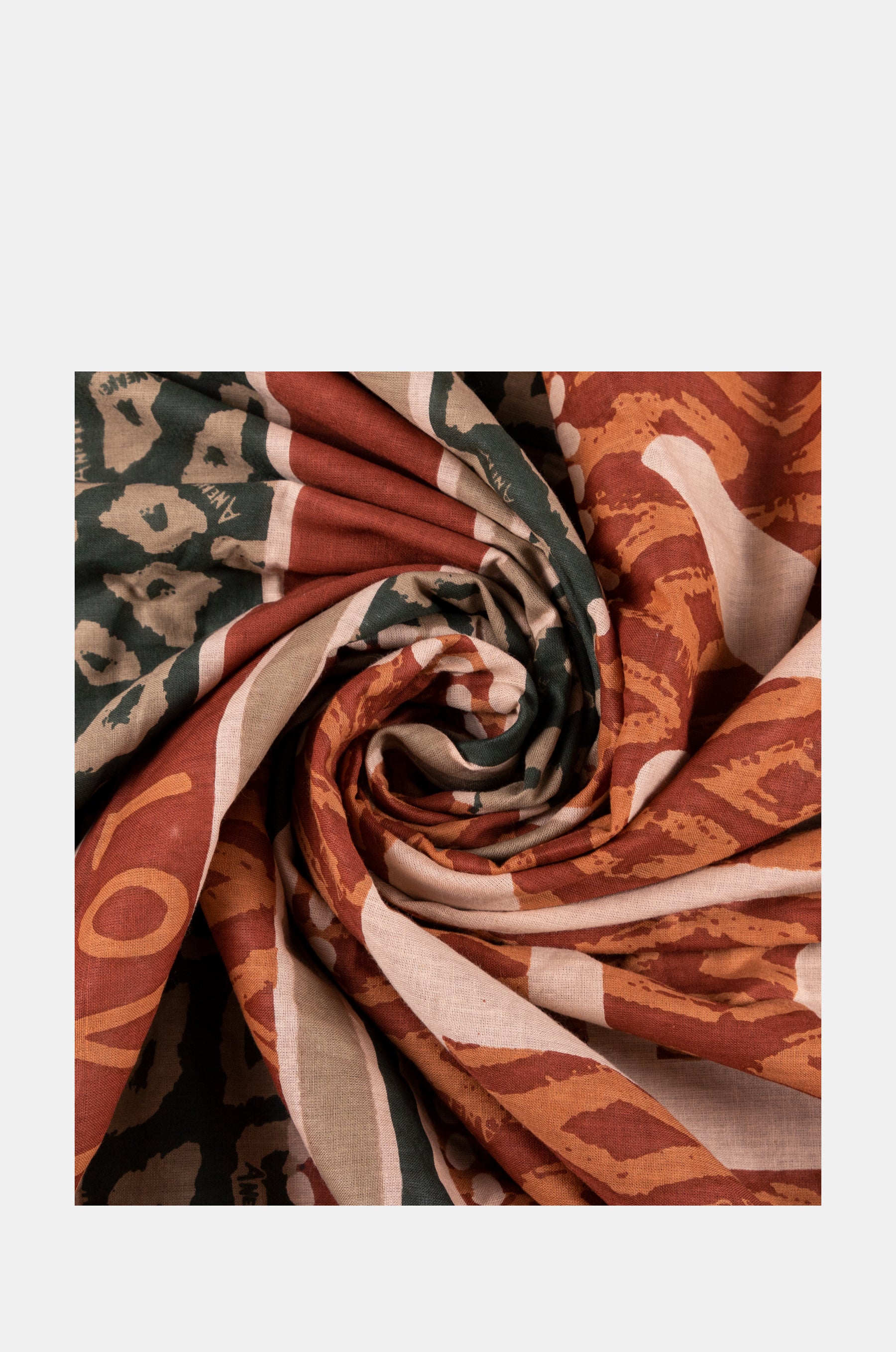 Amazonia Leopard Print Beach Tail
