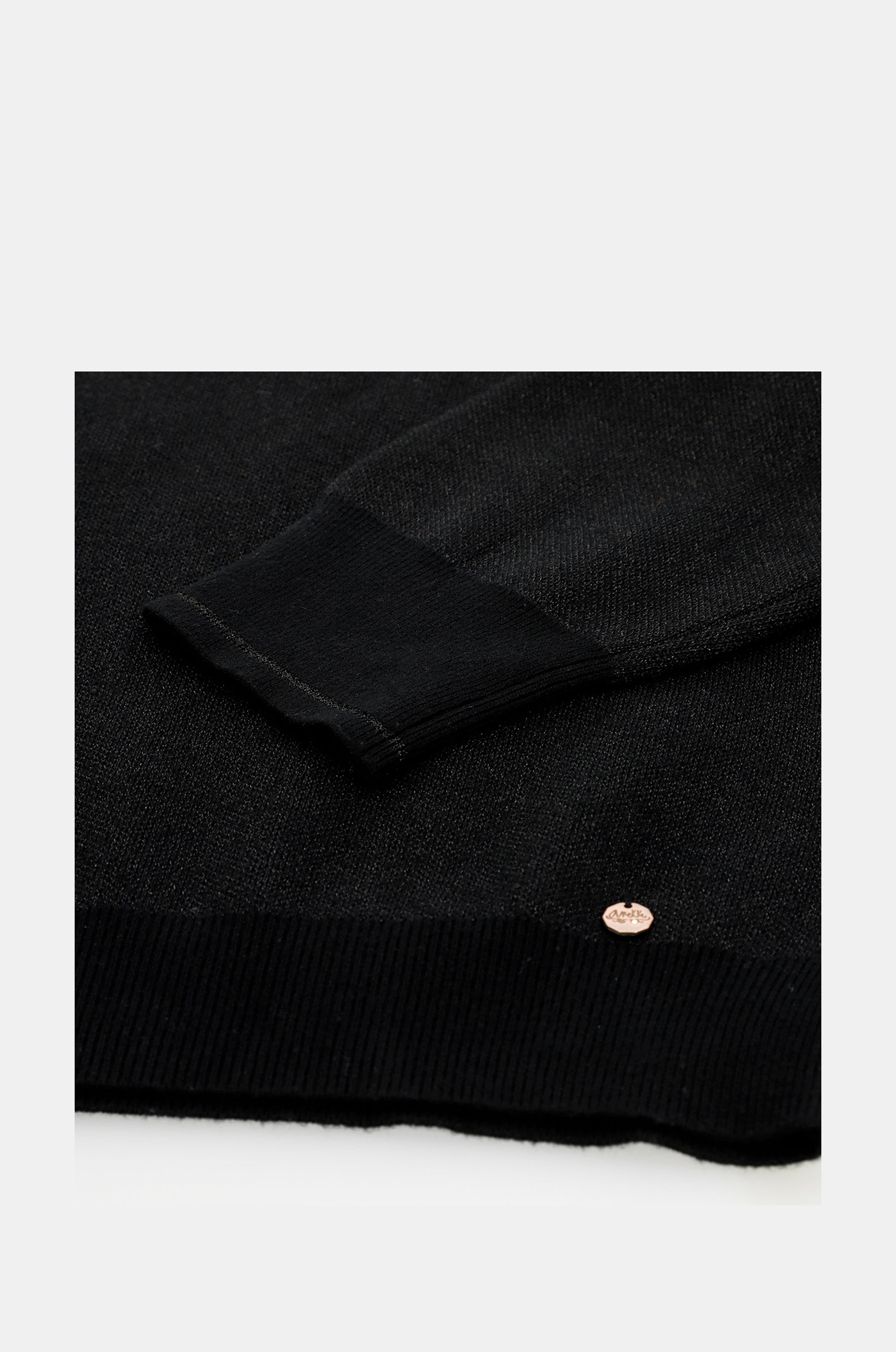 Pull Contemporary noir