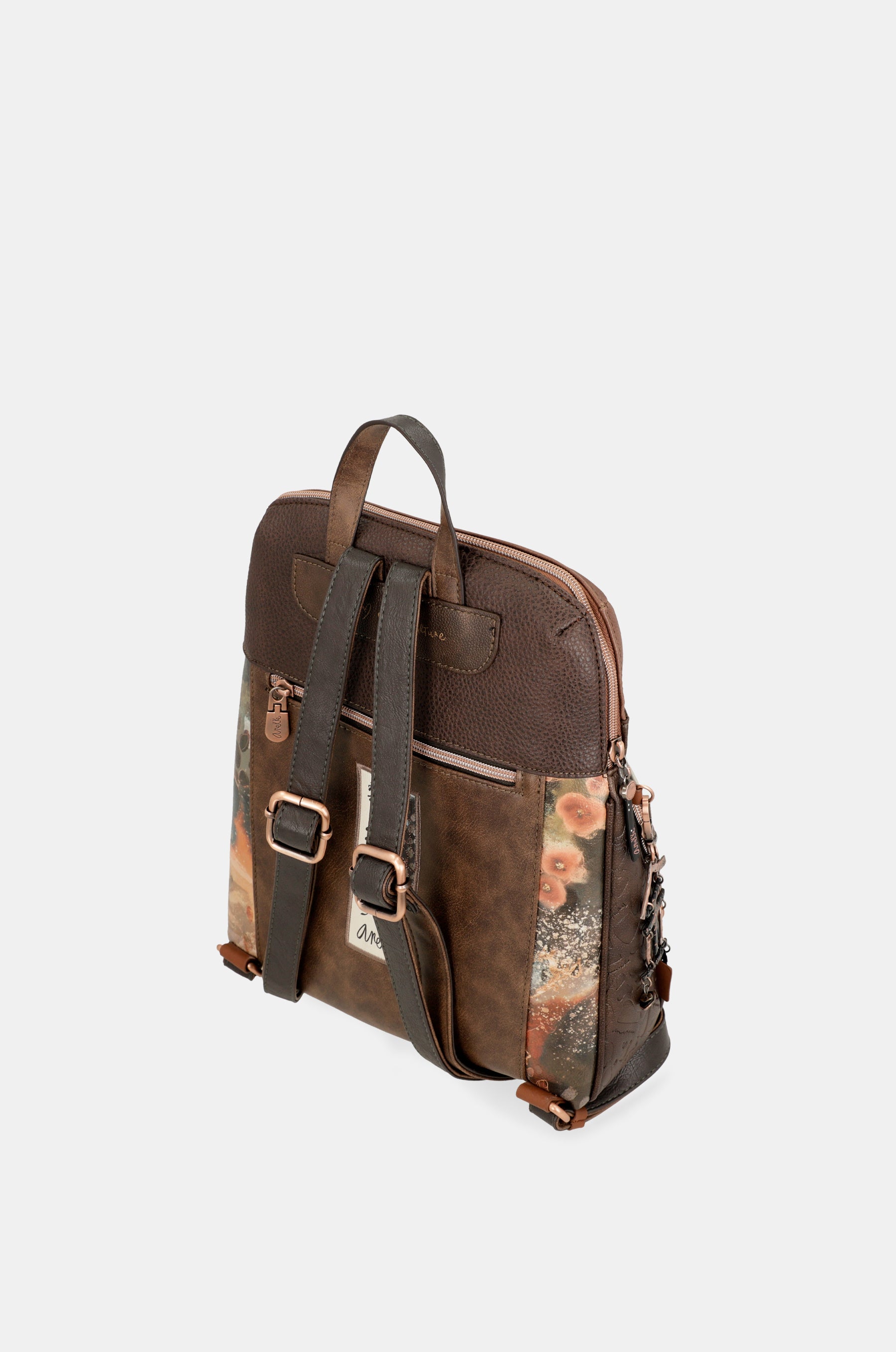 Shōen marchant à dos