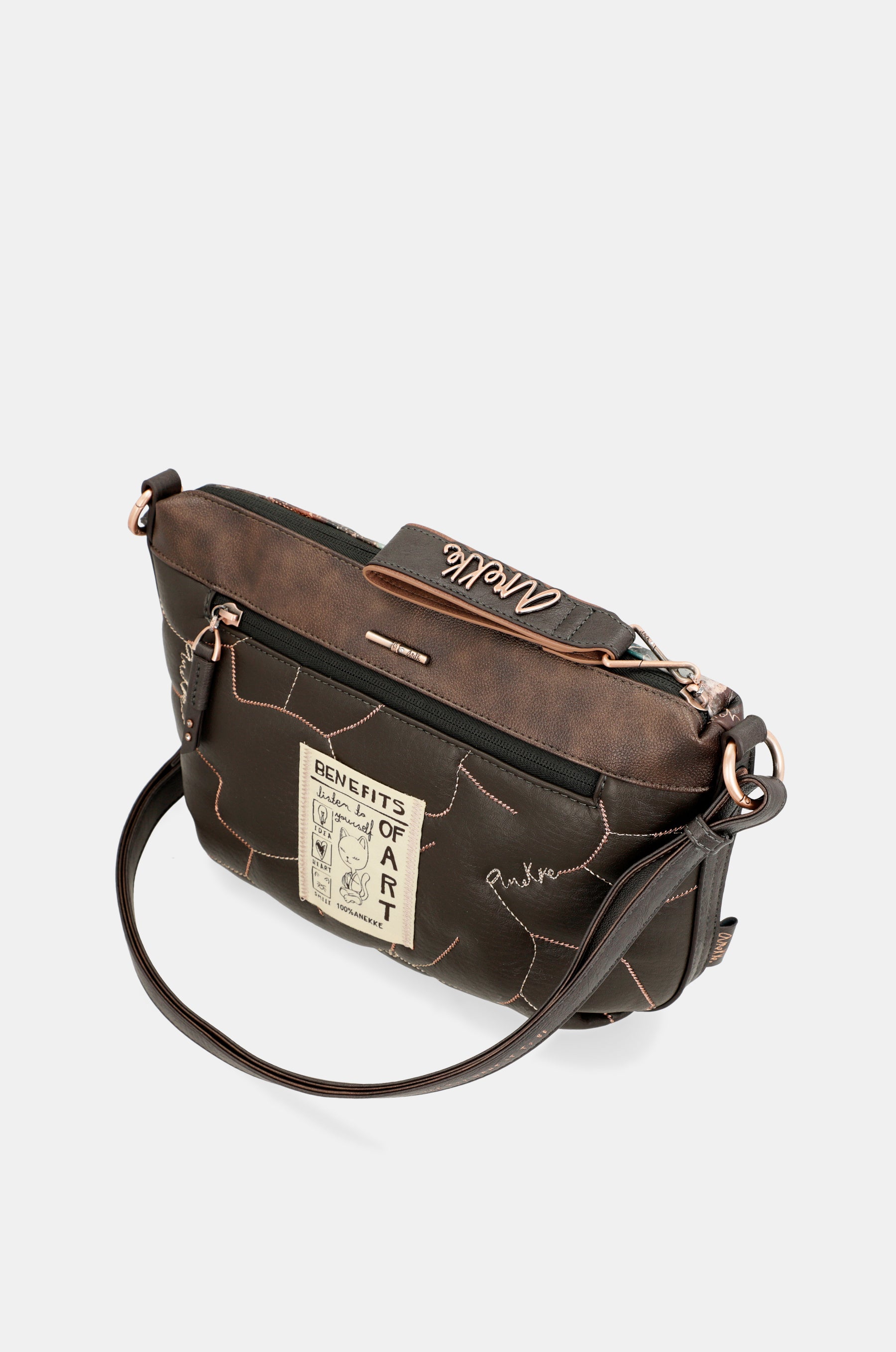 Shōen rembourré avec une poignée métallique