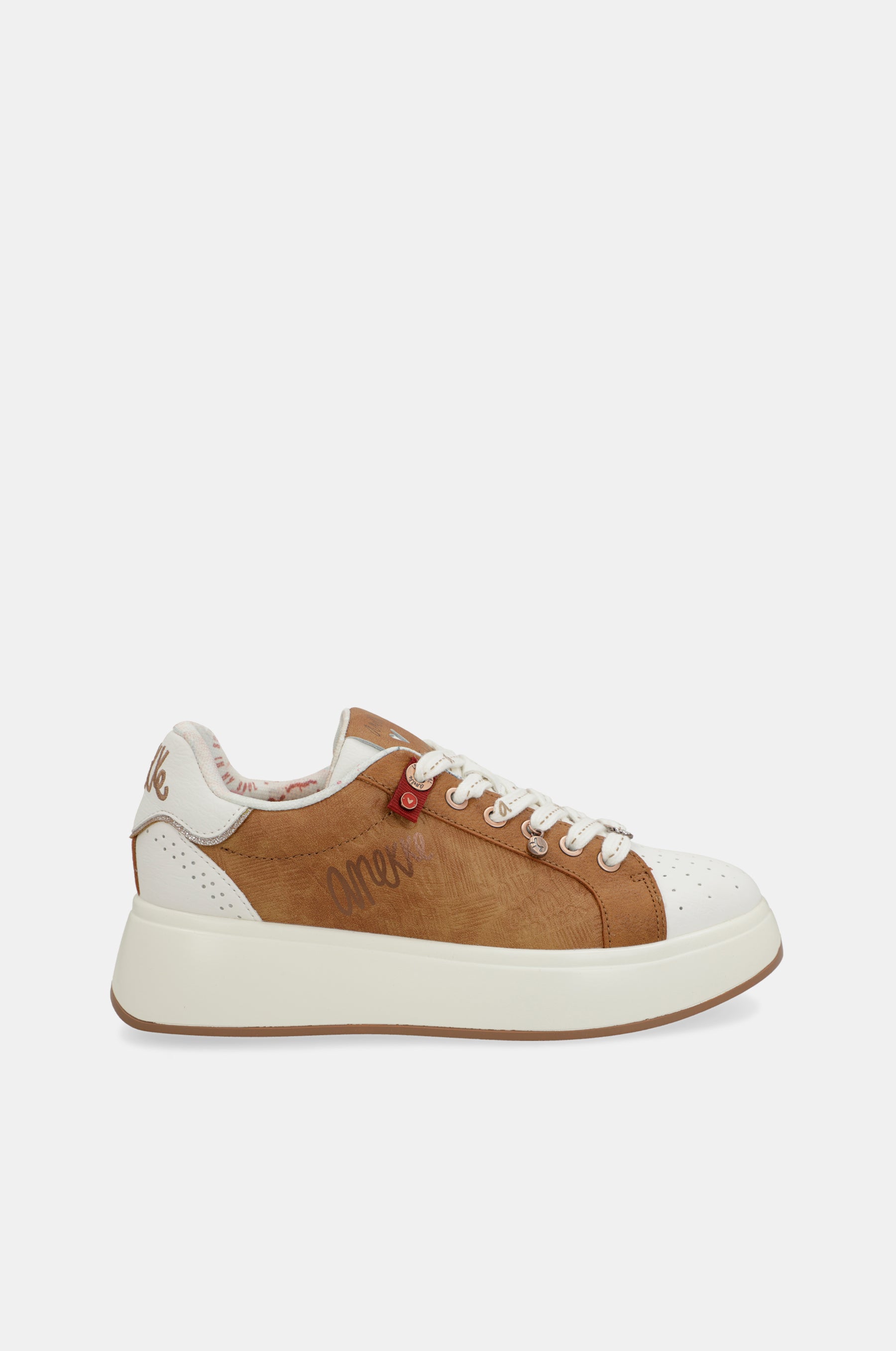 Baskets Peace & Love. marron