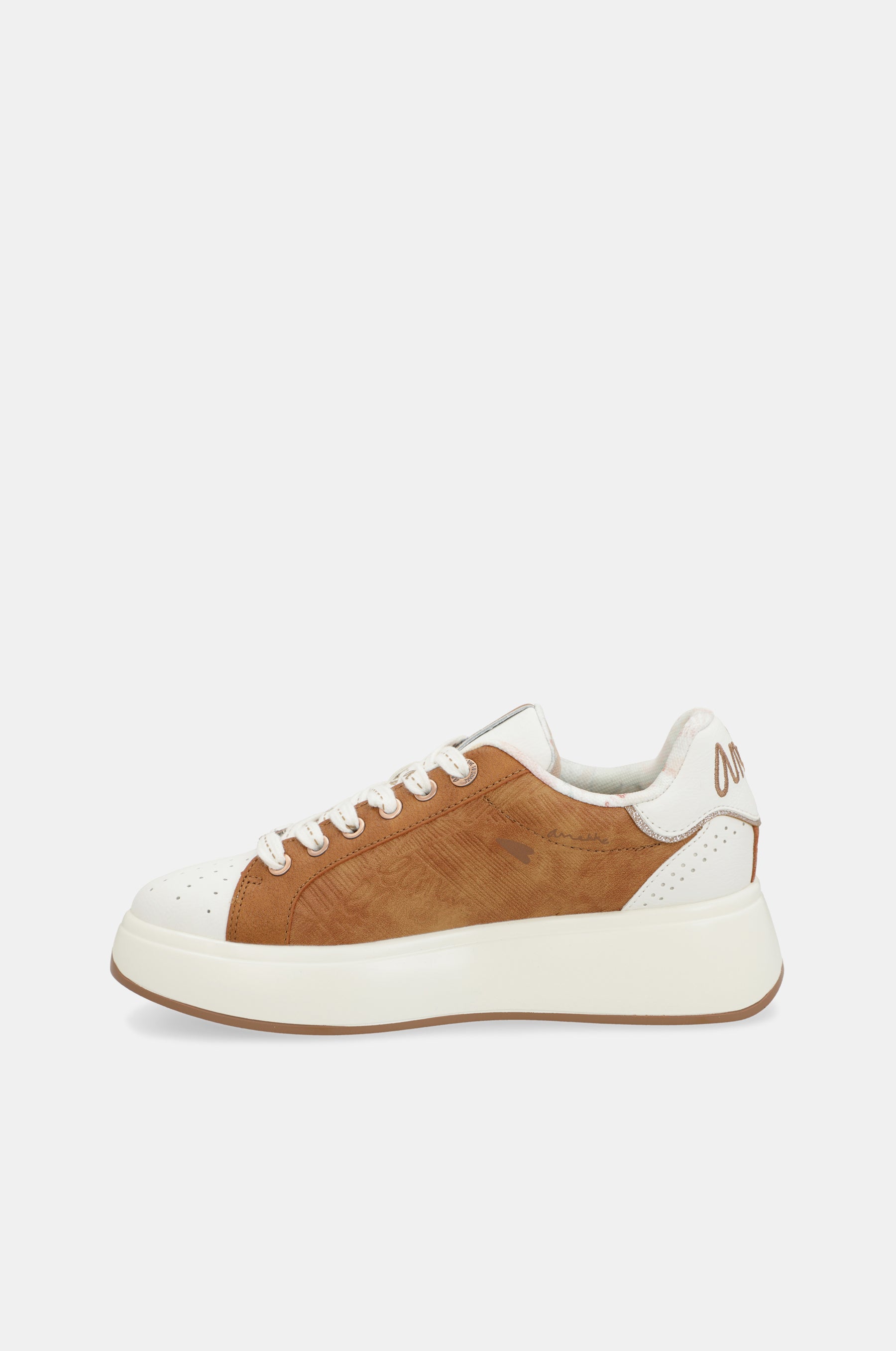 Baskets Peace & Love. marron