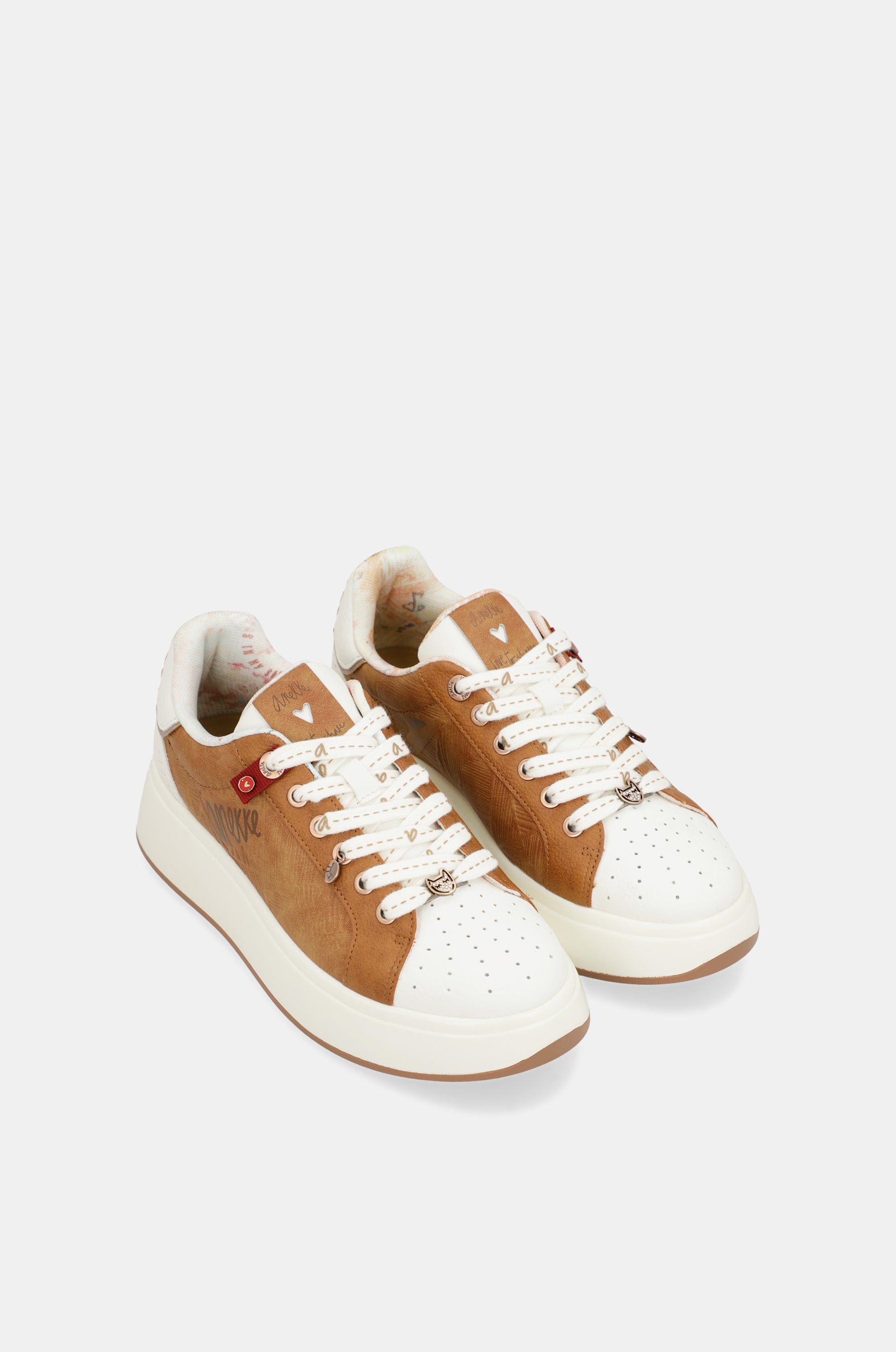 Baskets Peace & Love. marron