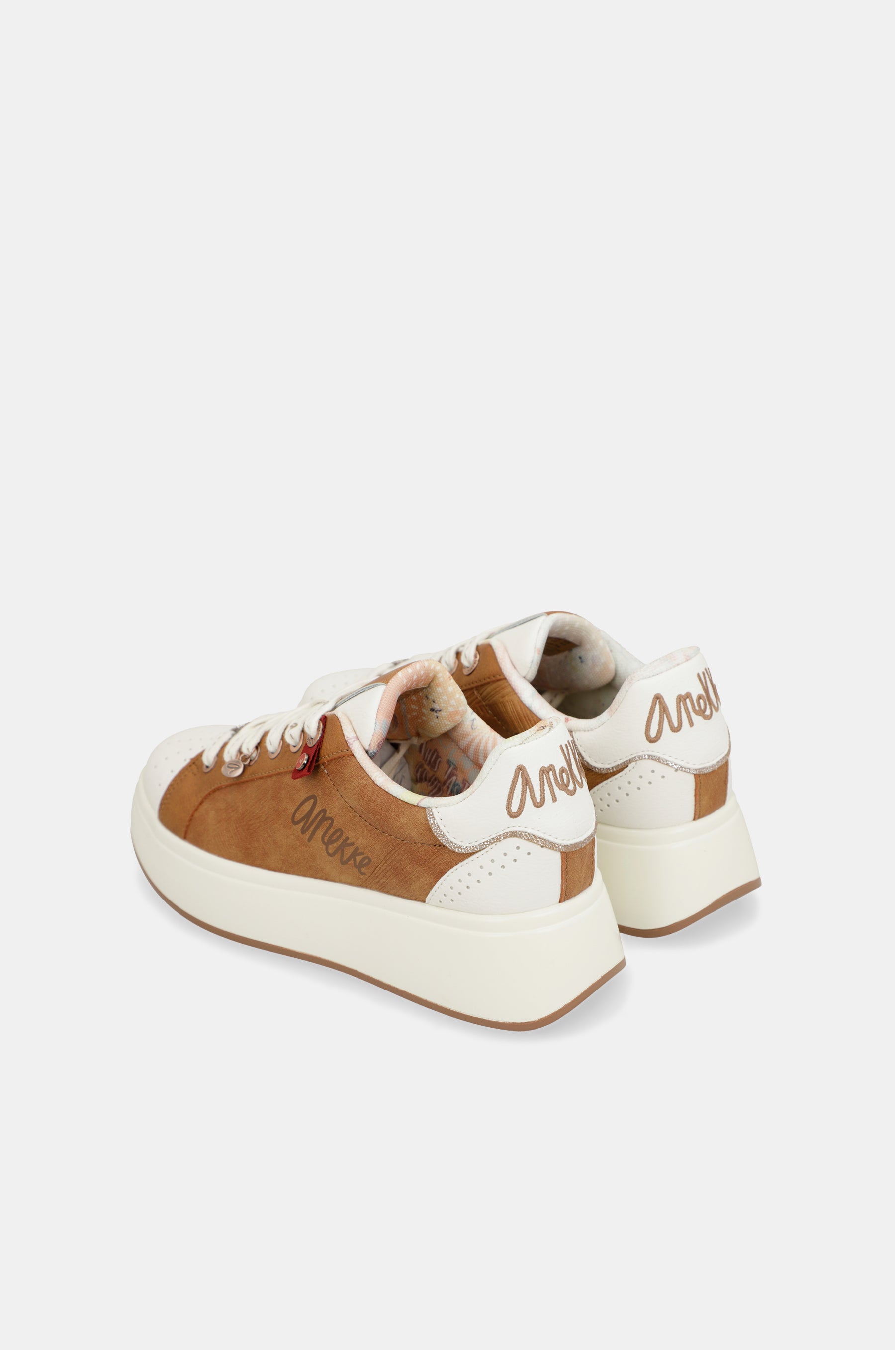 Baskets Peace & Love. marron