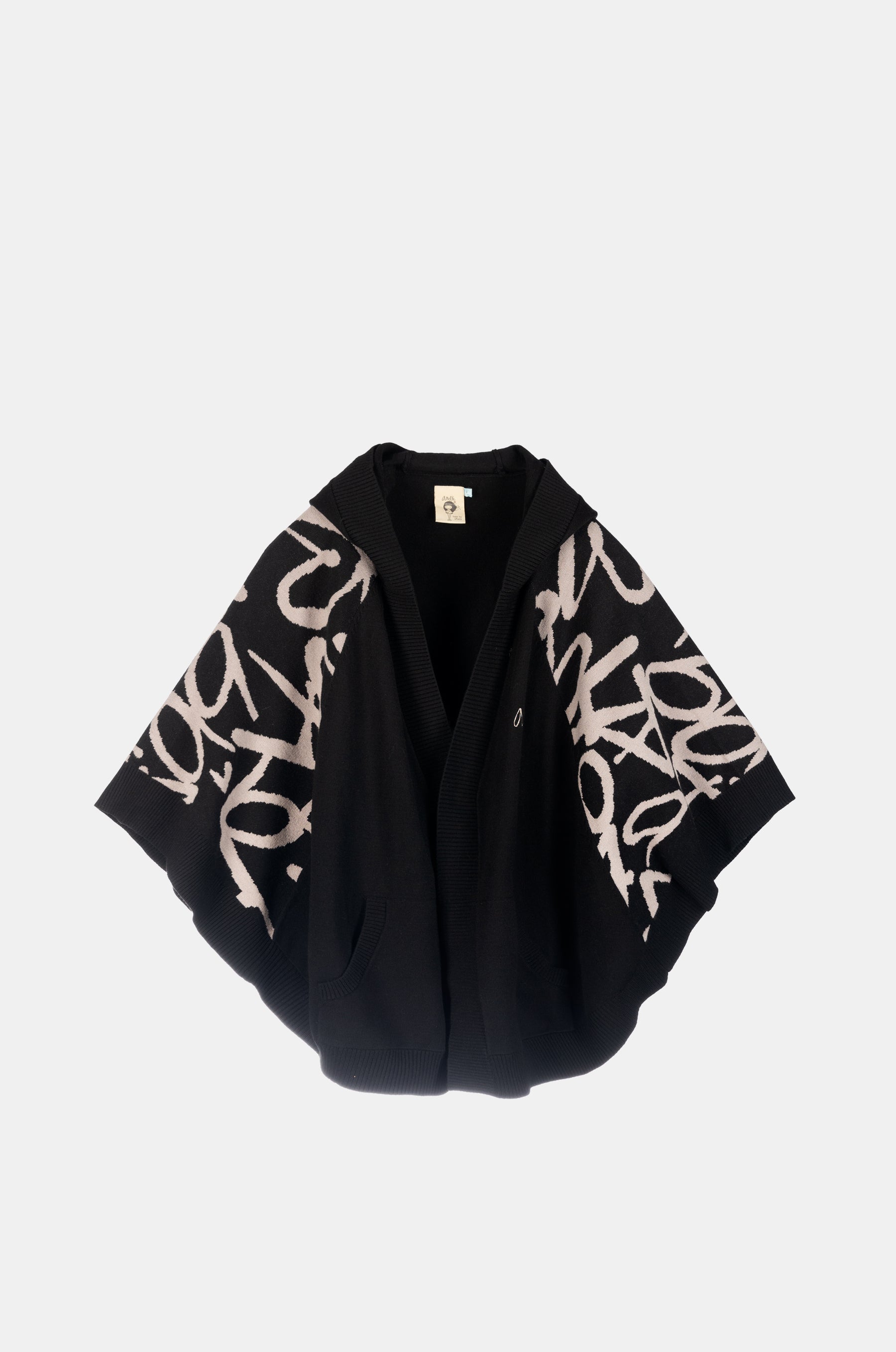 Veste noire style poncho
