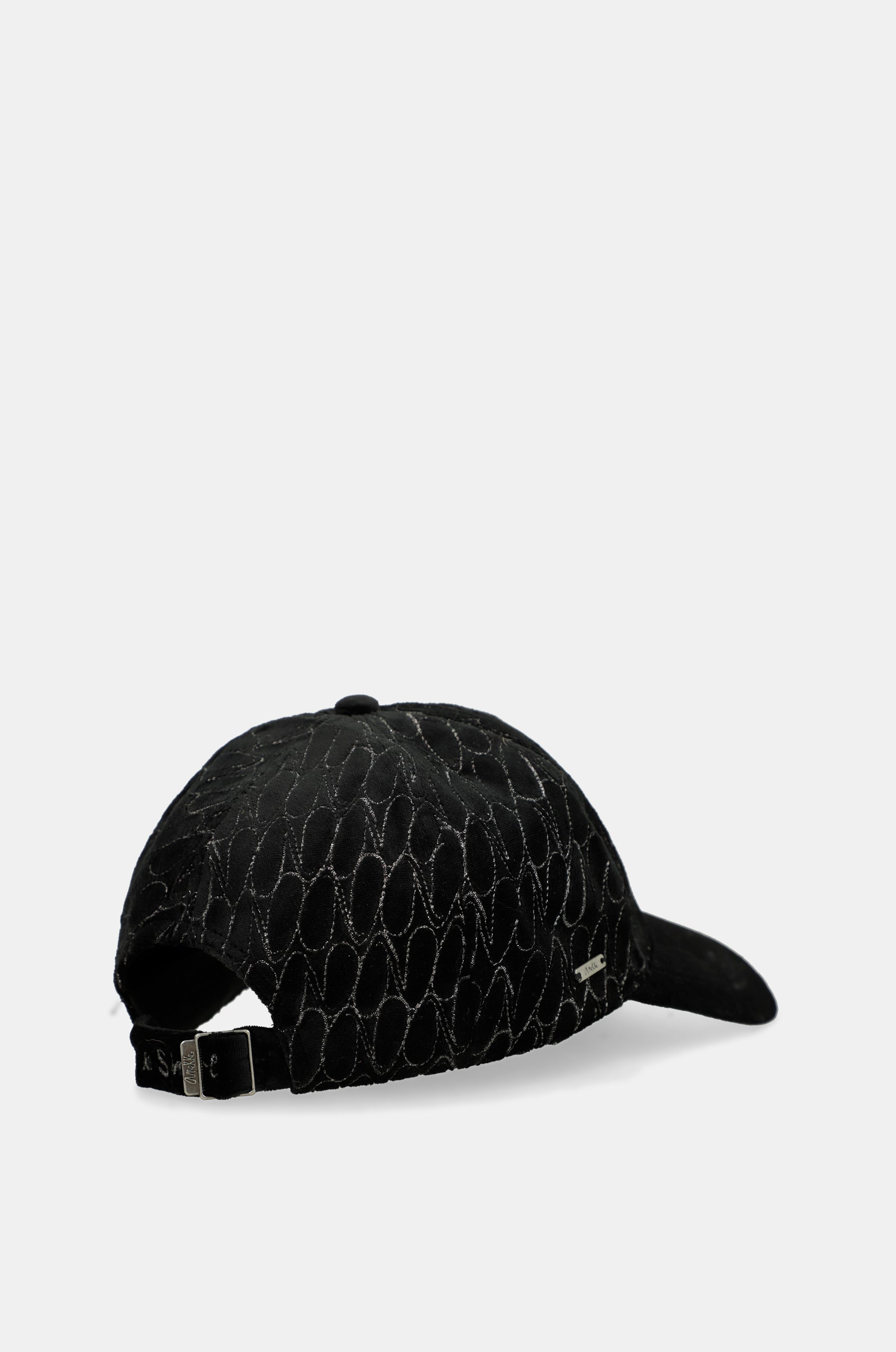 Casquette foncée