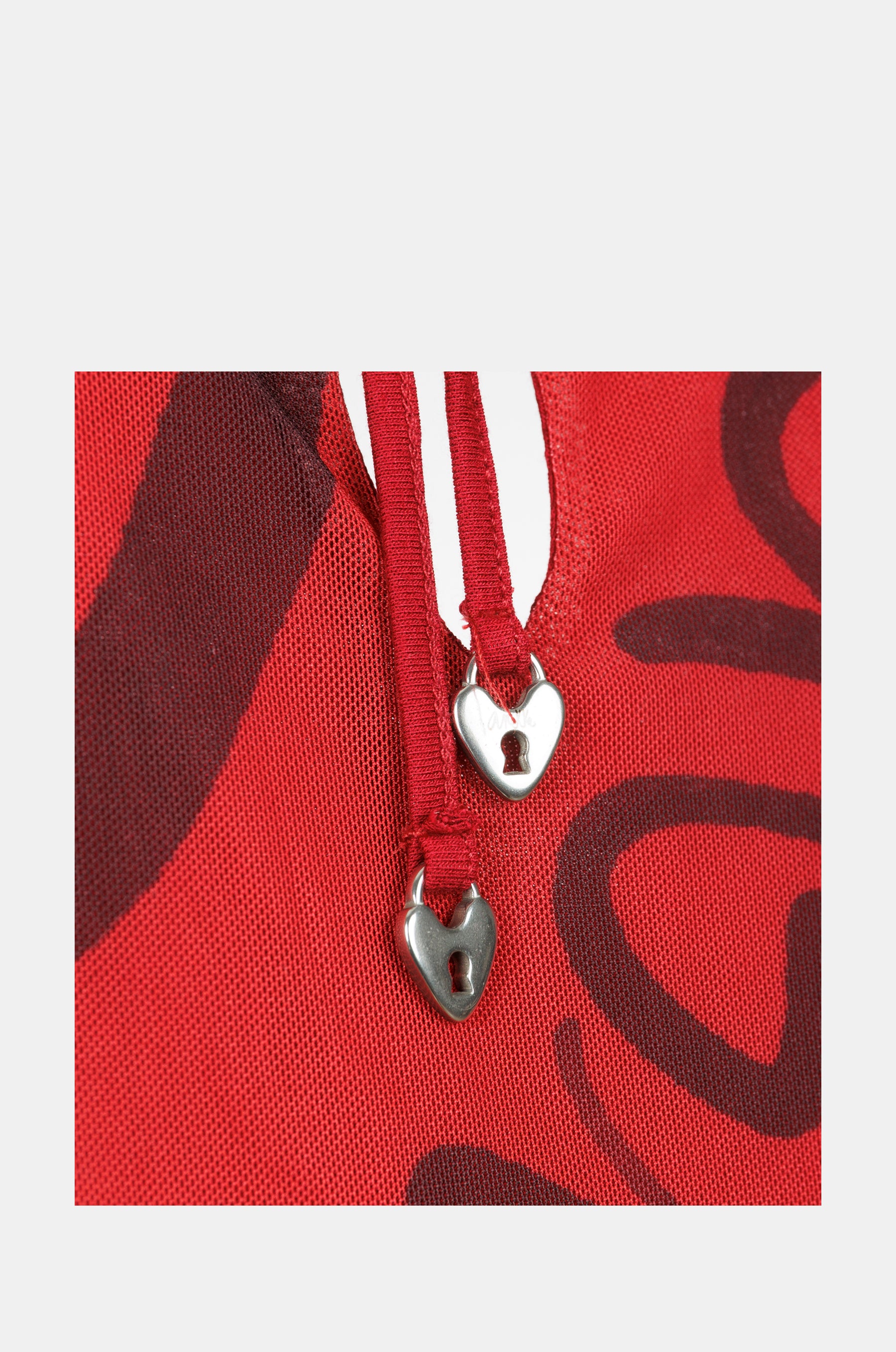 Robe rouge à manches courtes