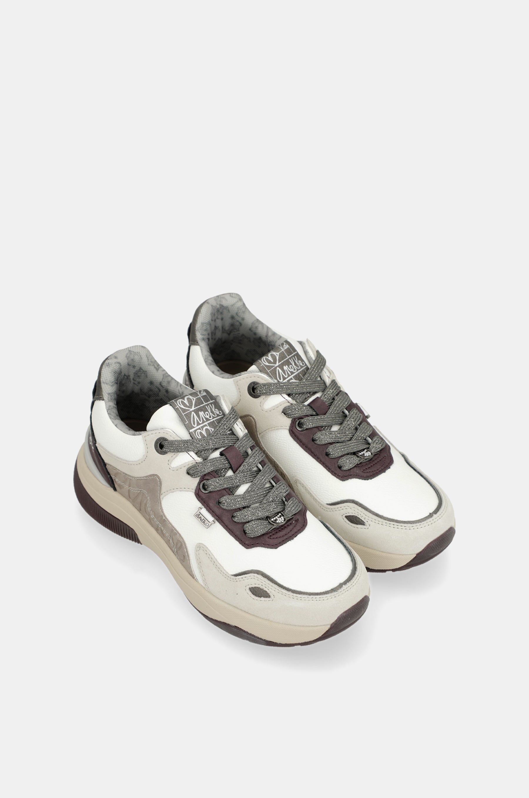 Baskets blanc et bordeaux