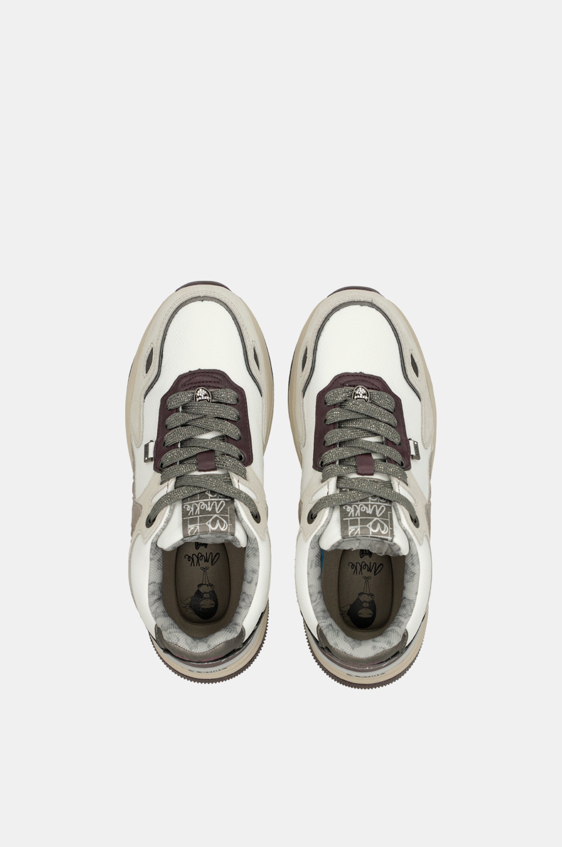 Baskets blanc et bordeaux