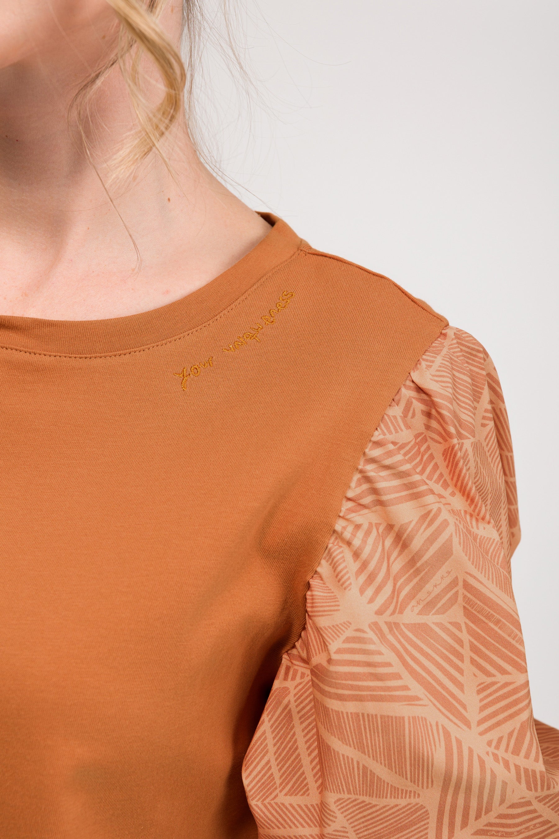 T-shirt à manches bouffantes et imprimé