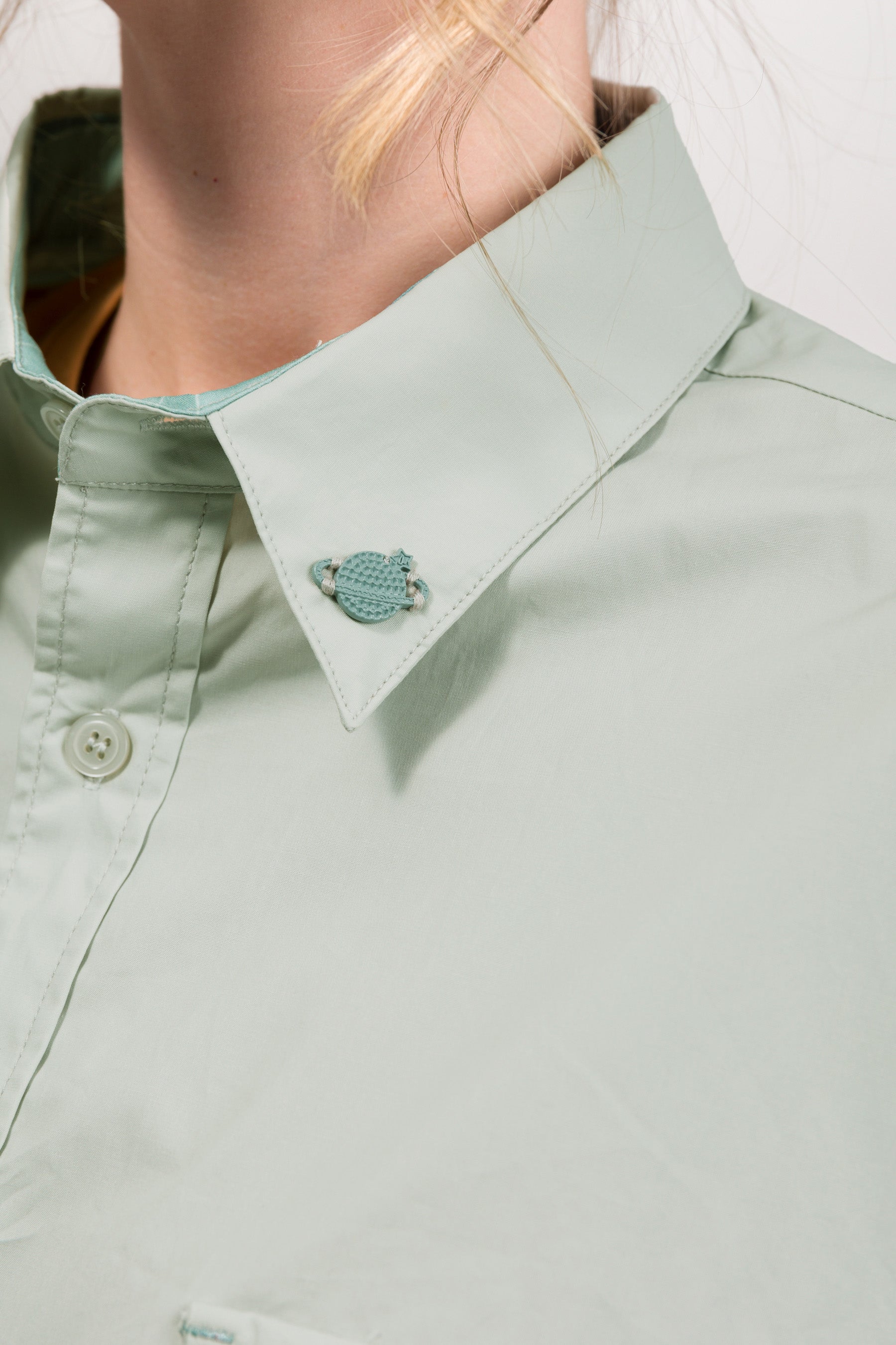 Chemise décolletée