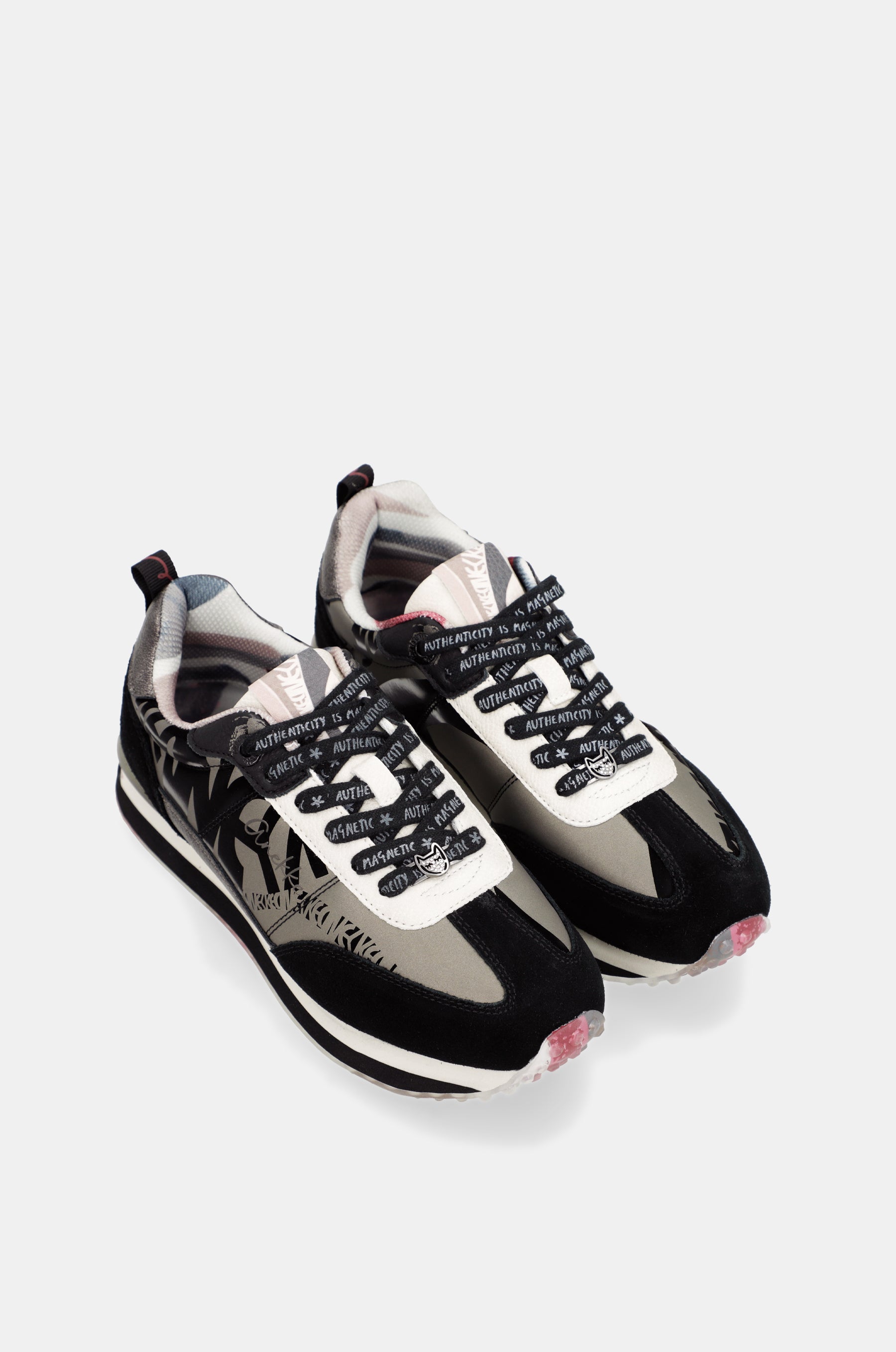 Sneakers noirs et plomb