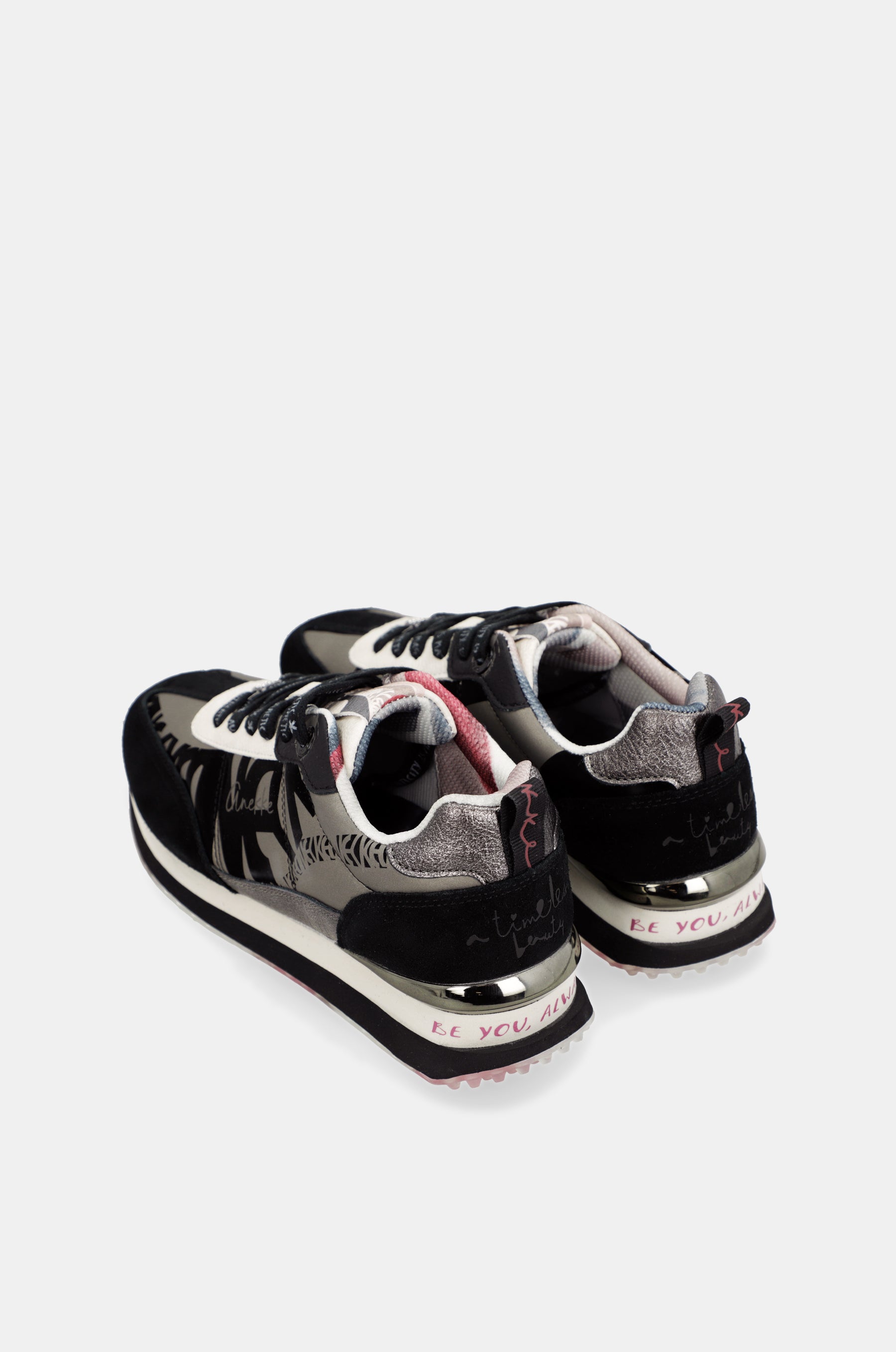 Sneakers noirs et plomb