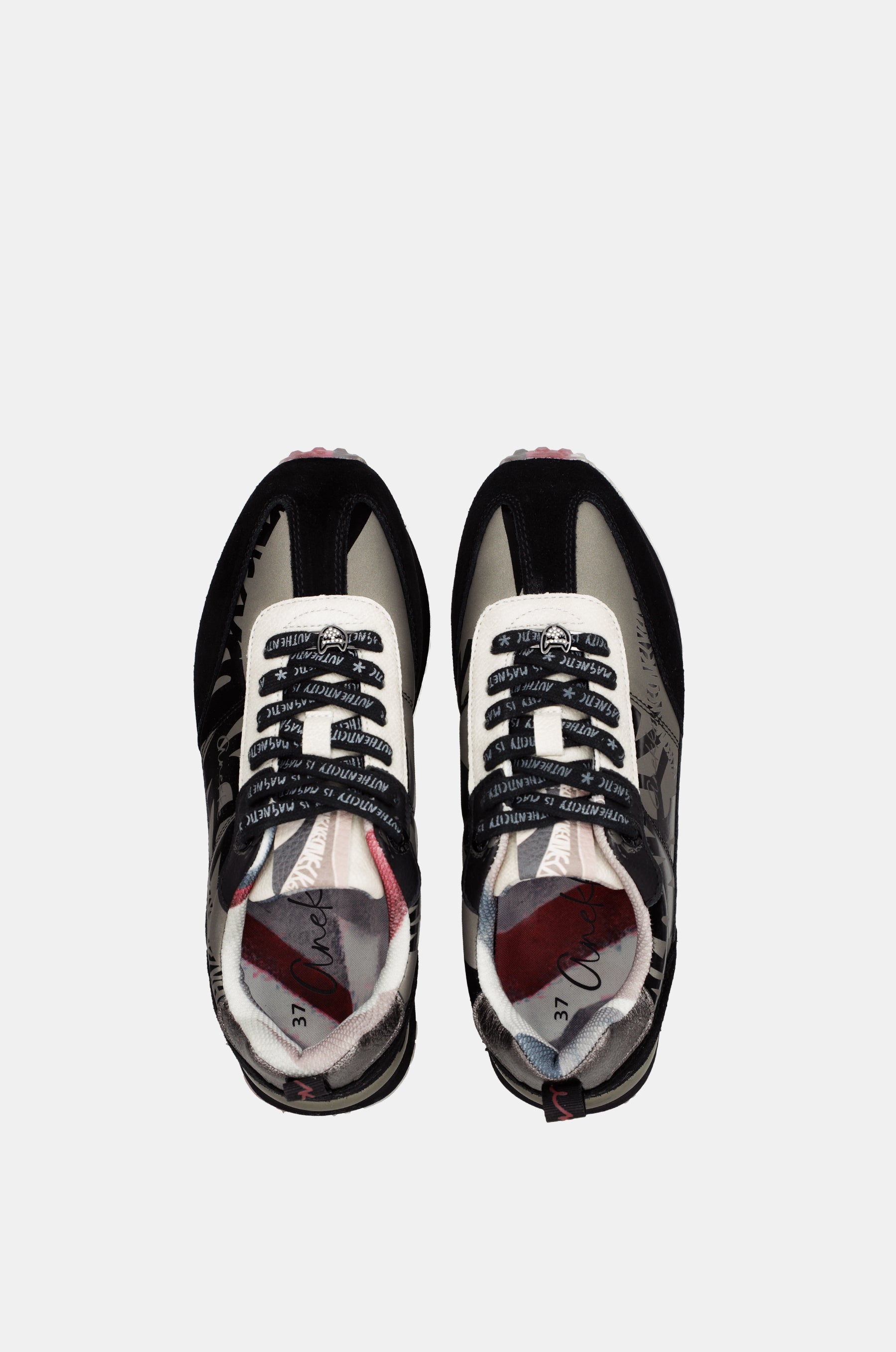 Sneakers noirs et plomb