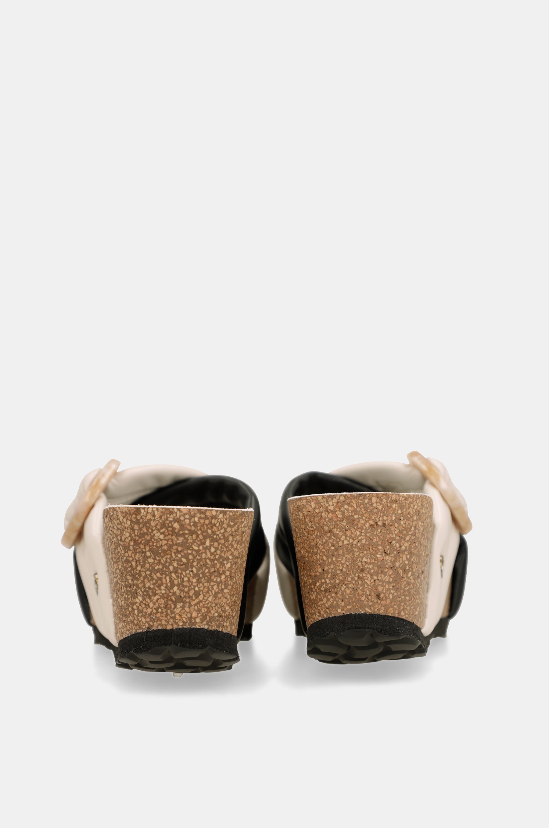 Sandales croisées noires et blanches