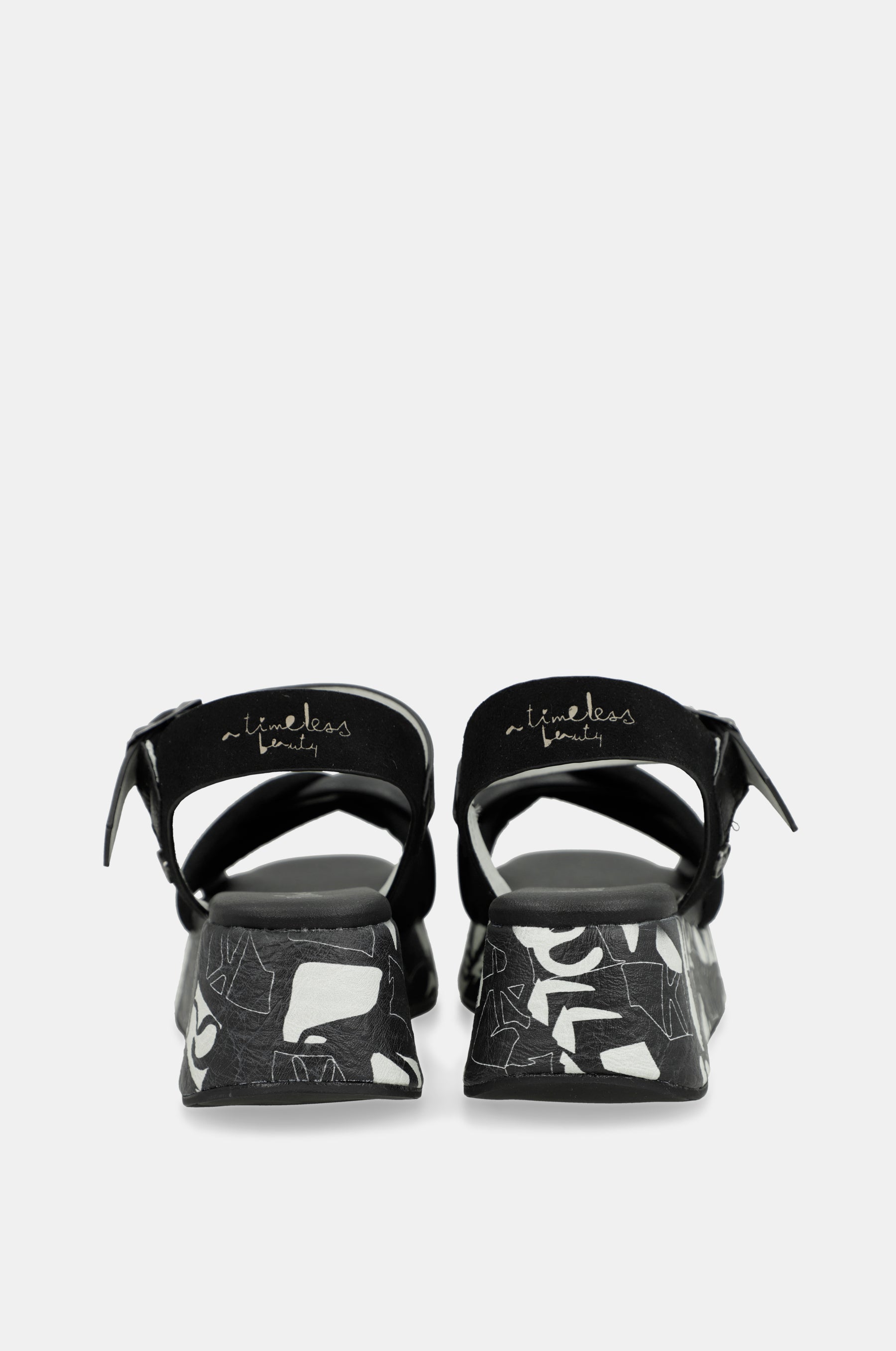 Sandales à plateforme noires et blanches