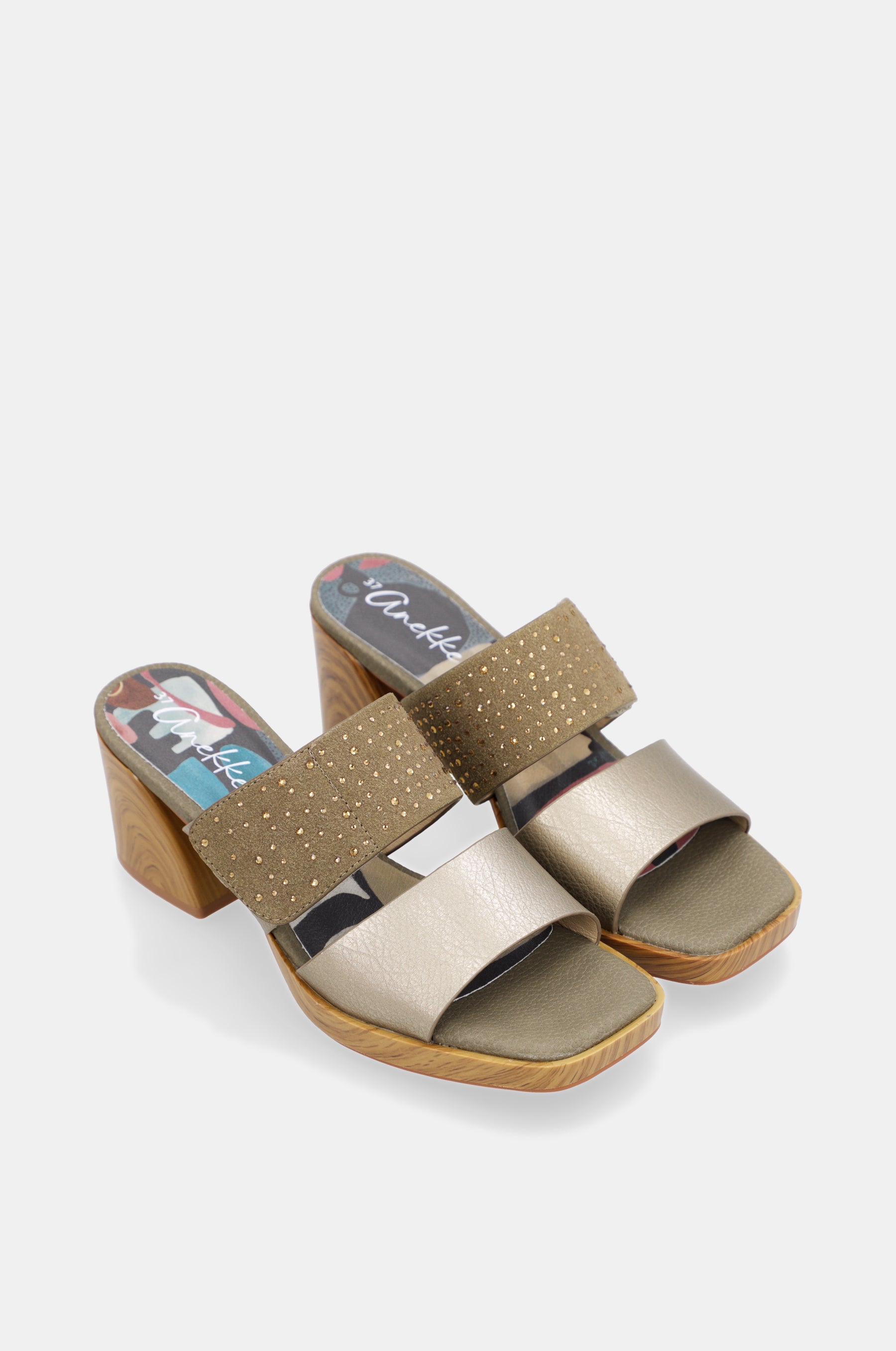 Sandales à talon vertes et dorées avec strass