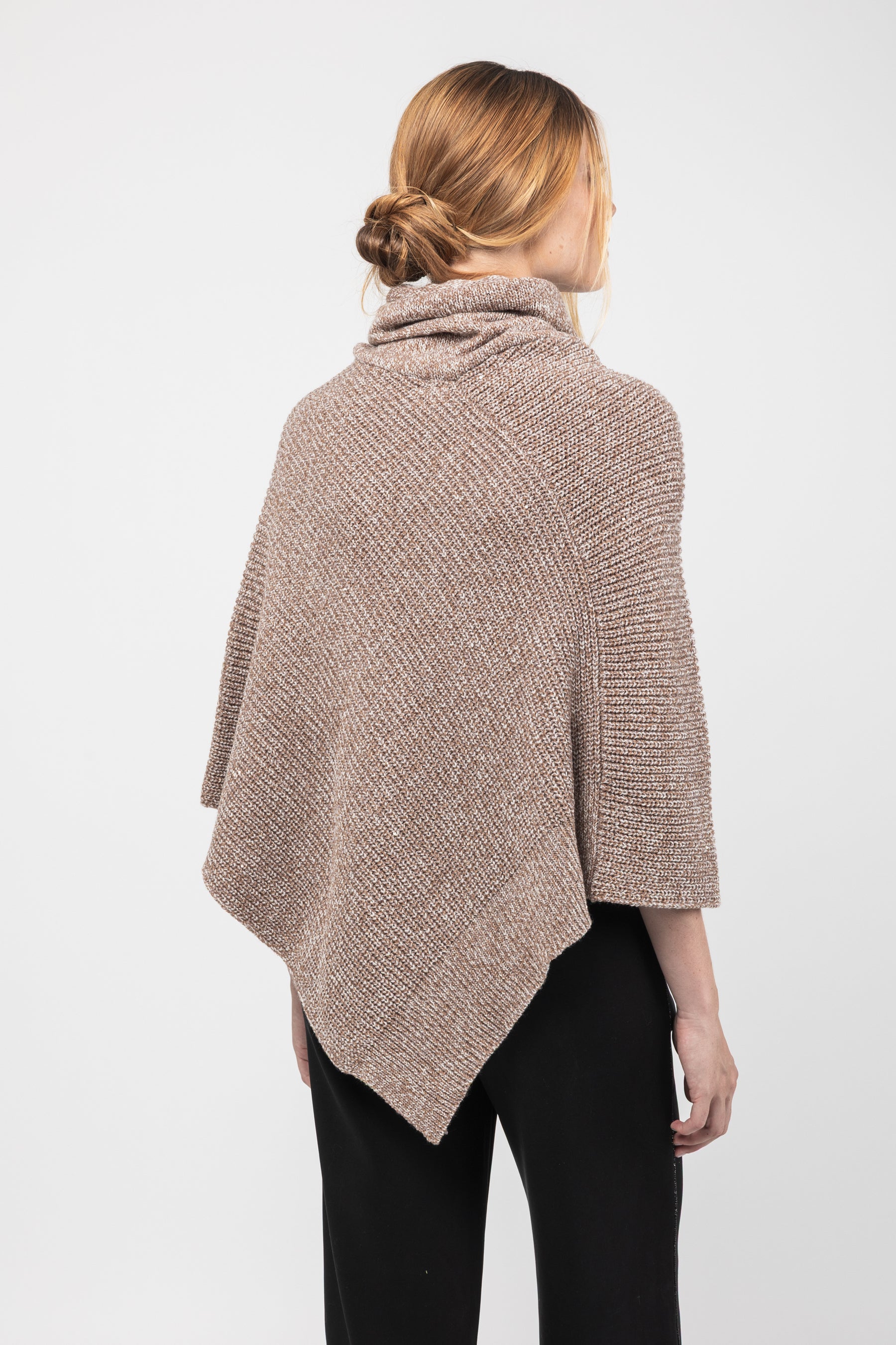 Poncho à col montant beige