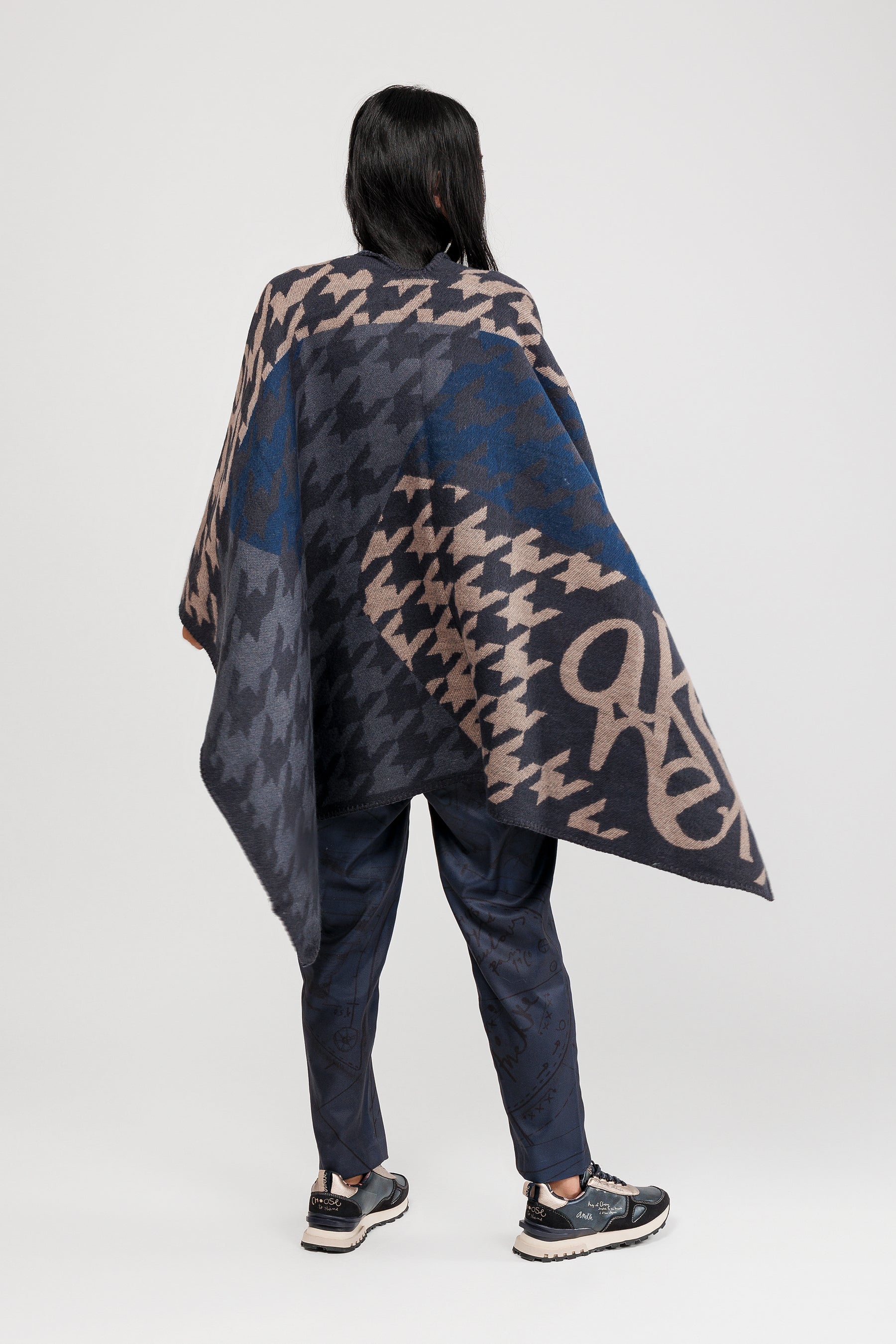 Poncho bleu et beige