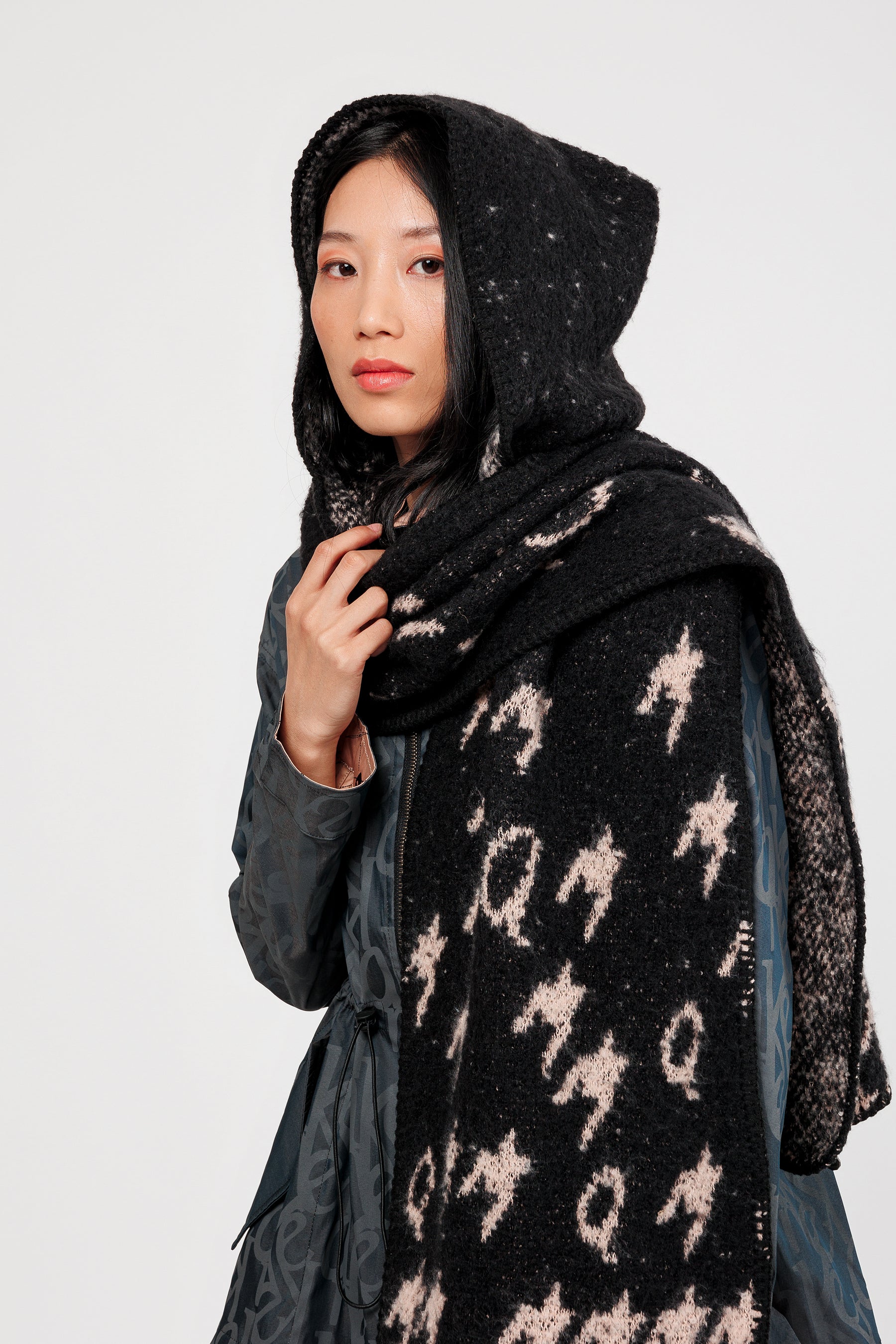 Écharpe à capuche noir et beige