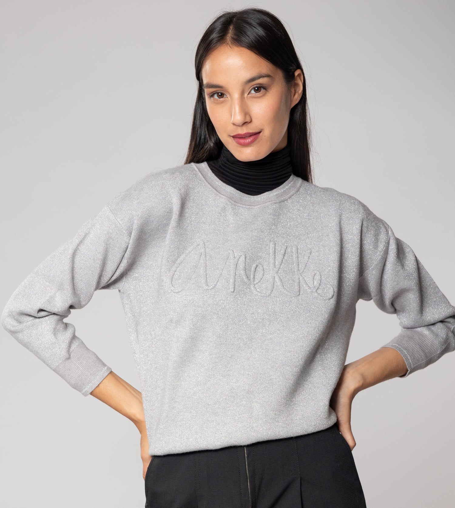 Pull Contemporary gris