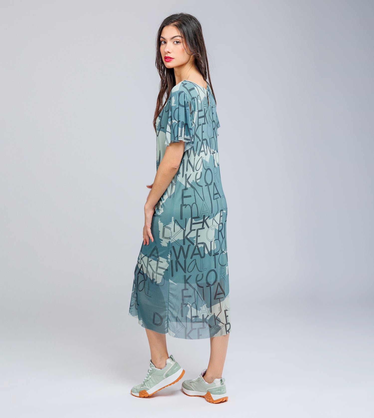 Robe verte à manches courtes