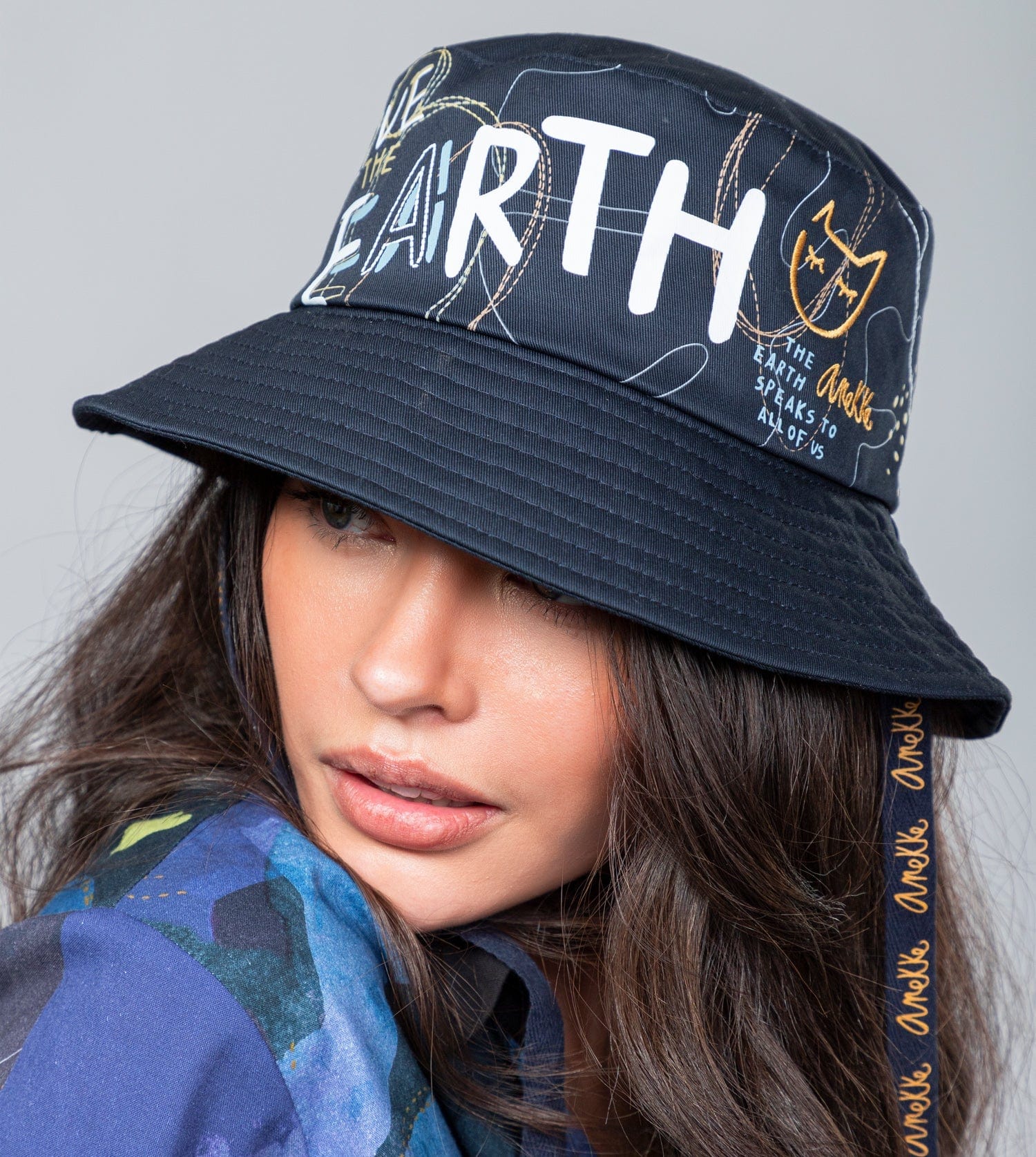 L'amour des femmes le chapeau de pêcheur de la Terre