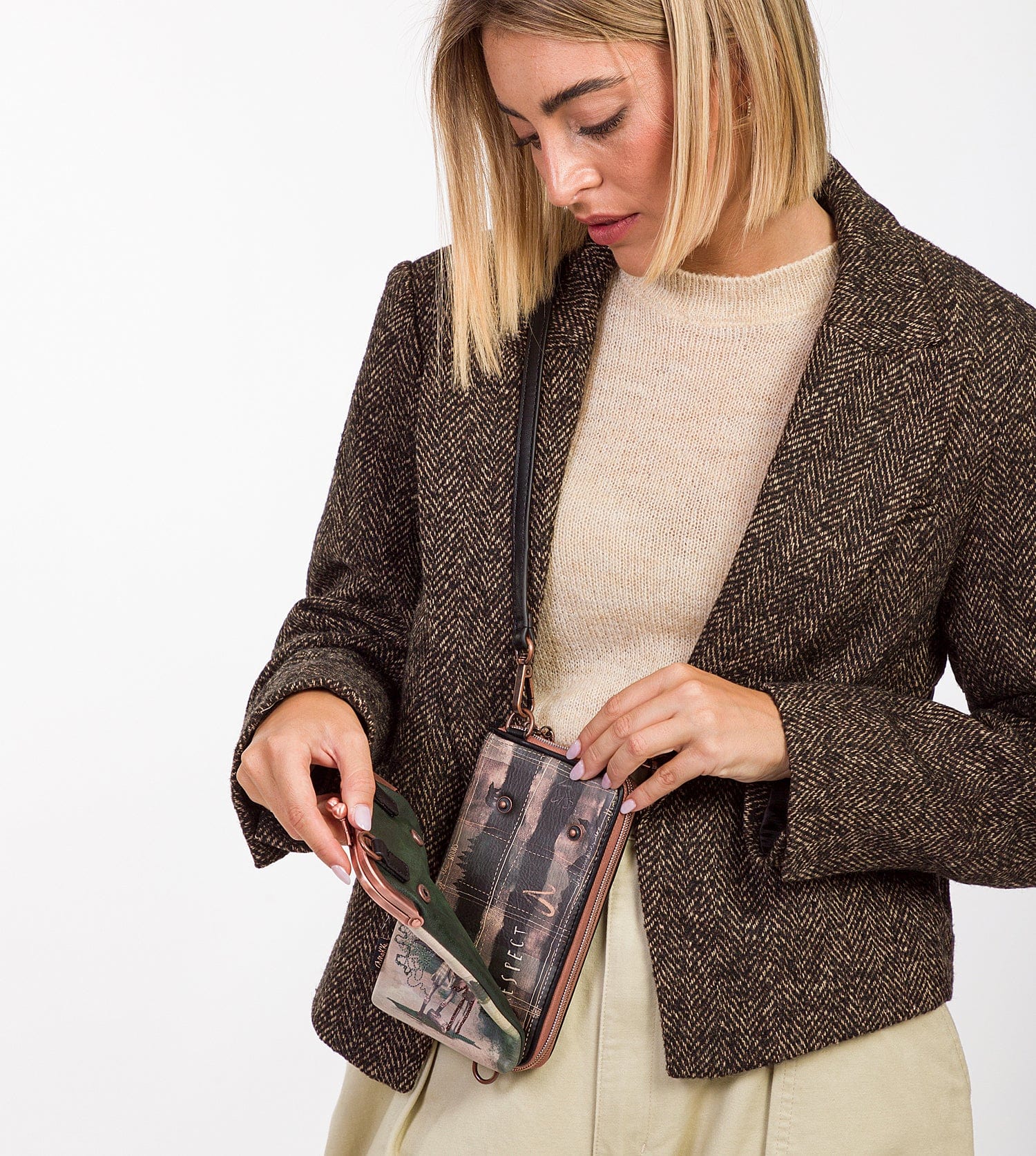 Le sac d'épaule forestier avec portefeuille intégré