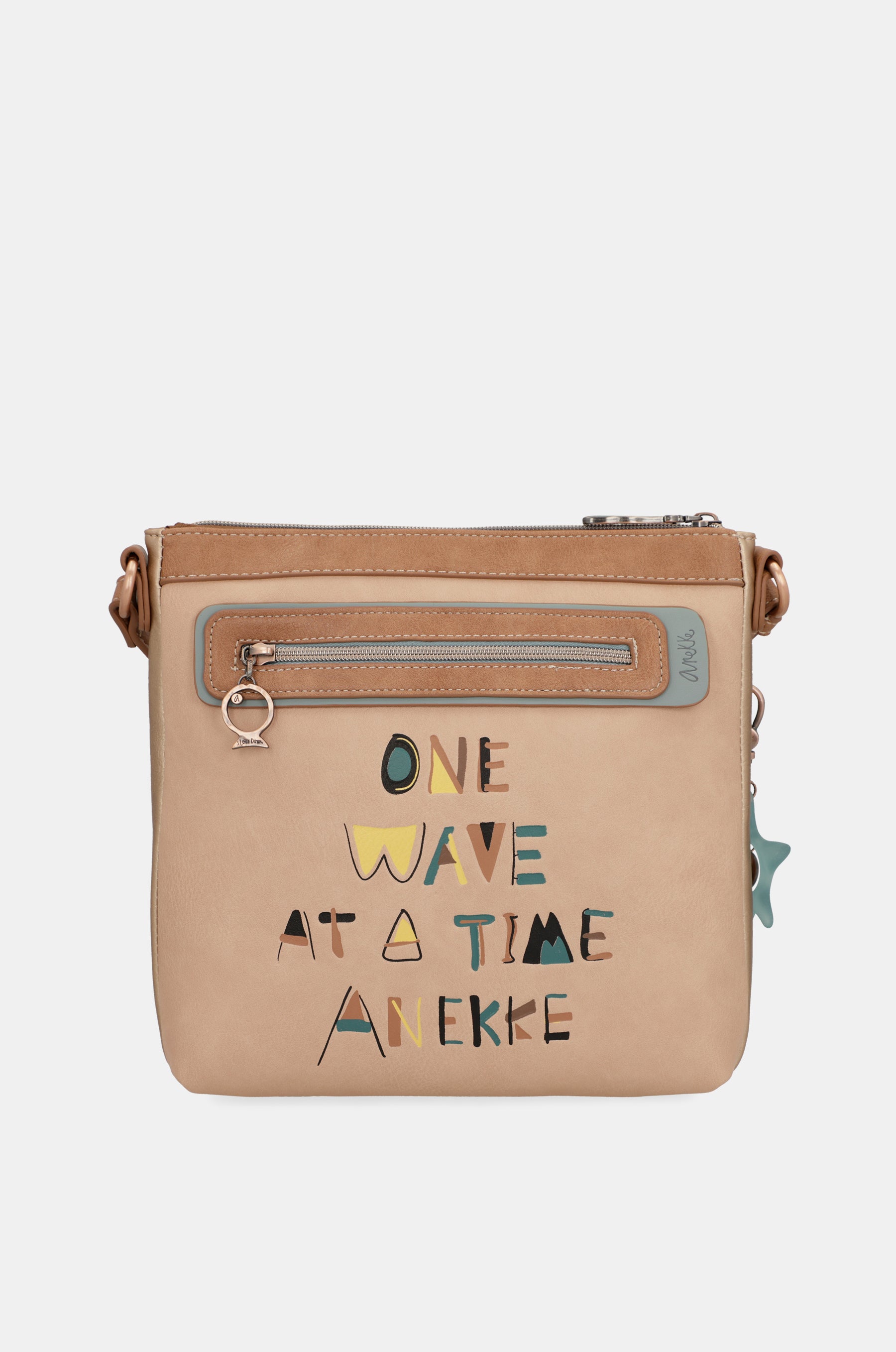Sac à bandoulière au lever du soleil avec des poches