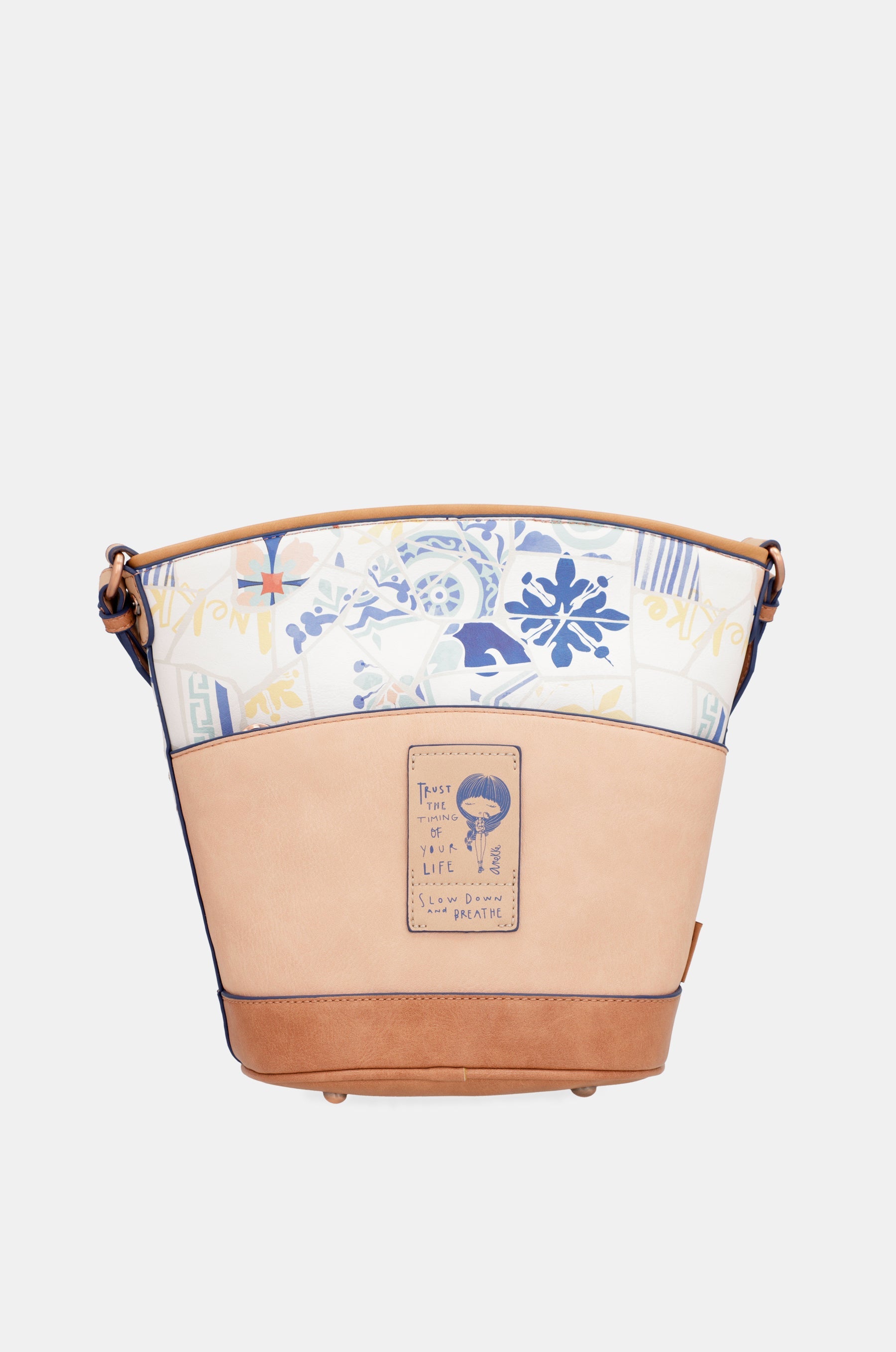 Soupchoir ovale au lever du soleil