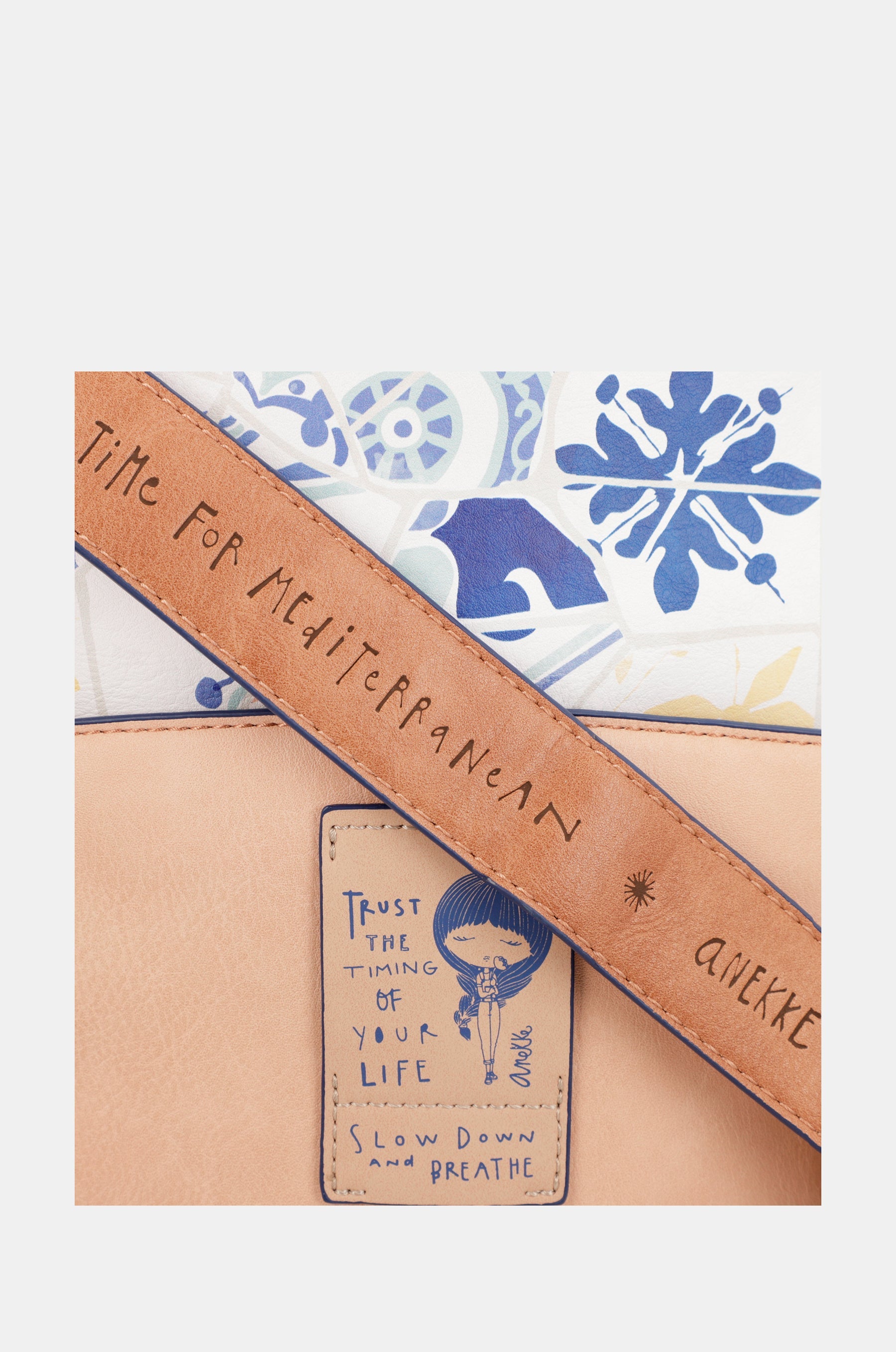 Soupchoir ovale au lever du soleil