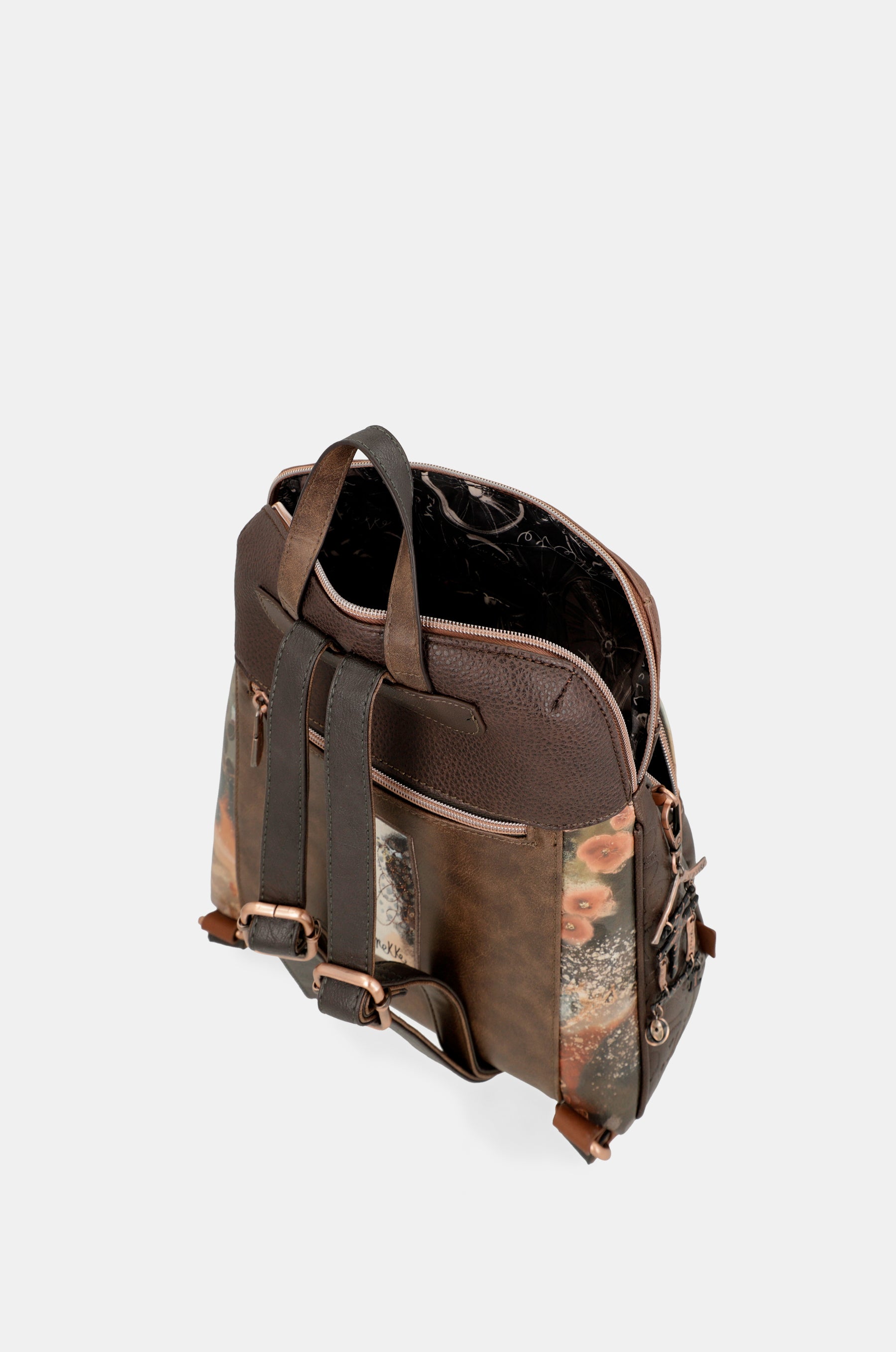 Shōen marchant à dos