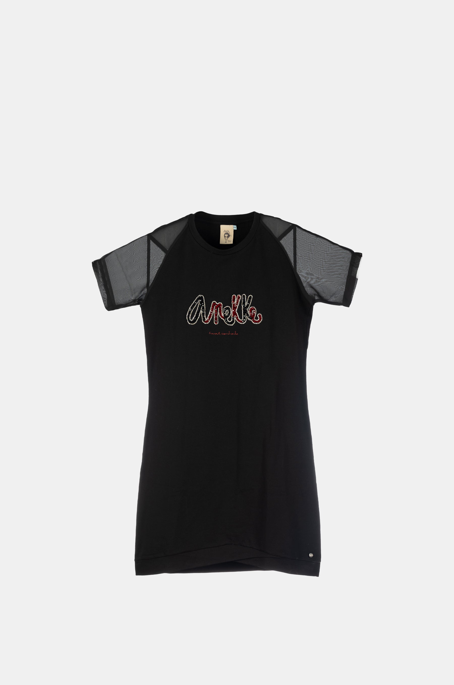 Robe noire à manches courtes