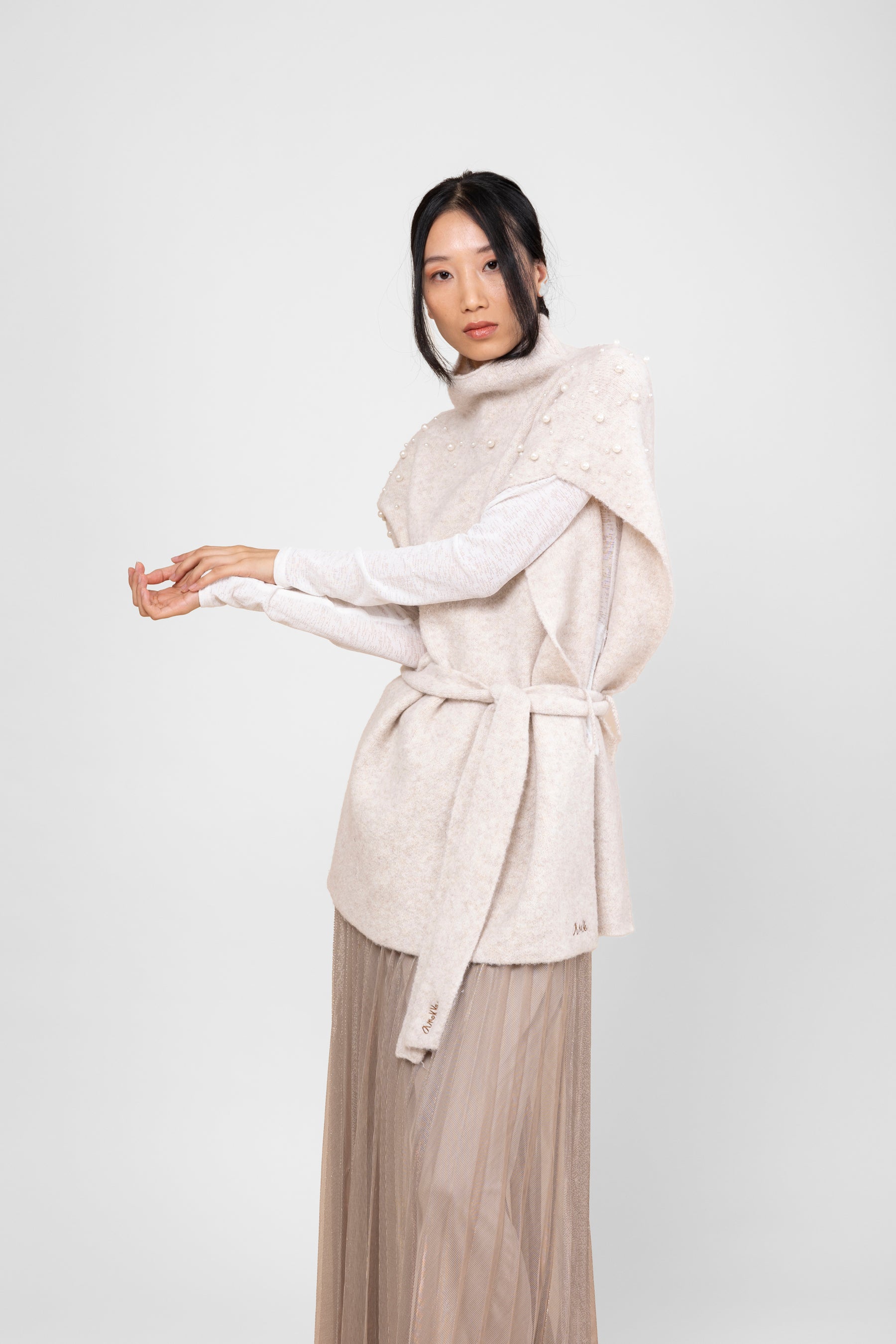 Poncho à col montant avec ceinture grège