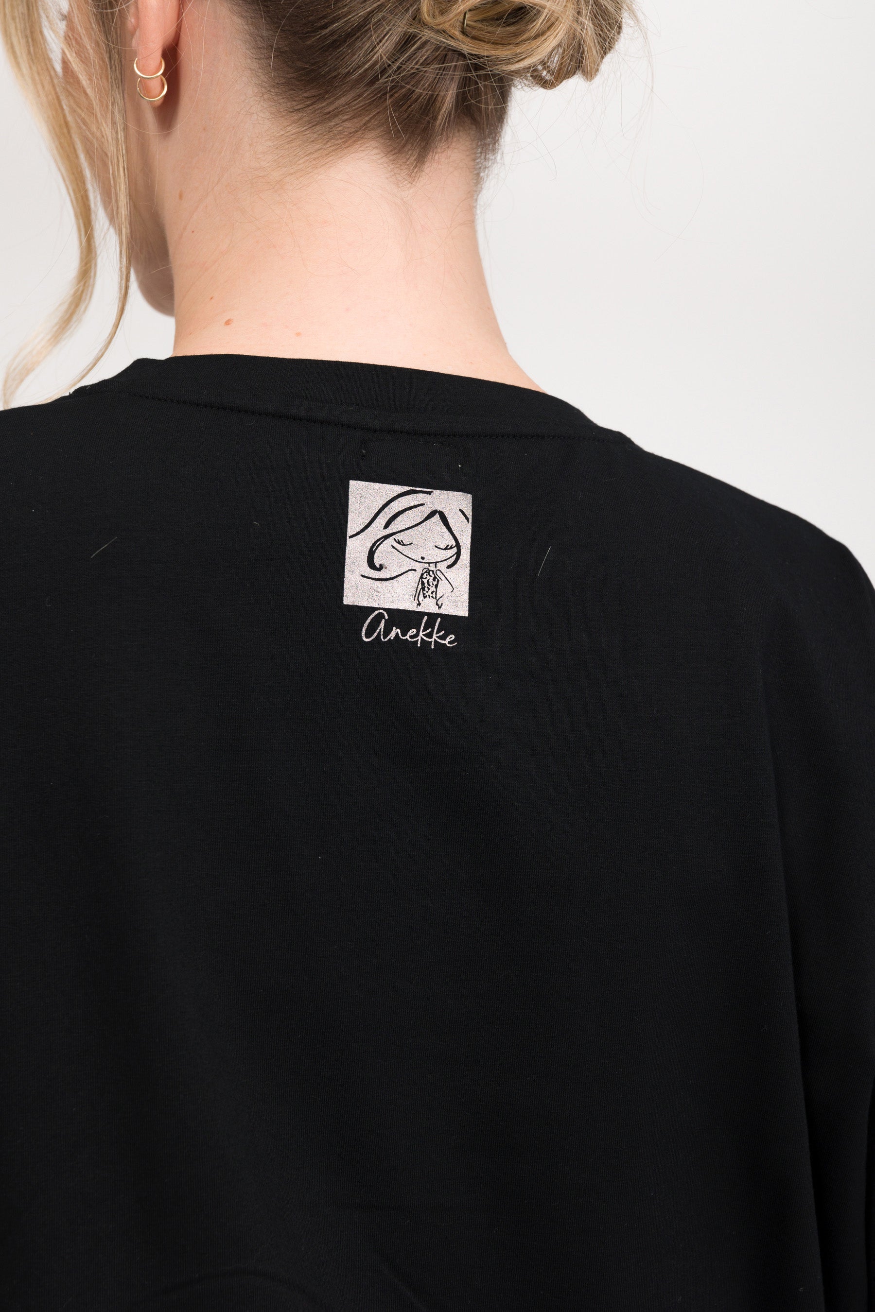 T-shirt noir à manches courtes