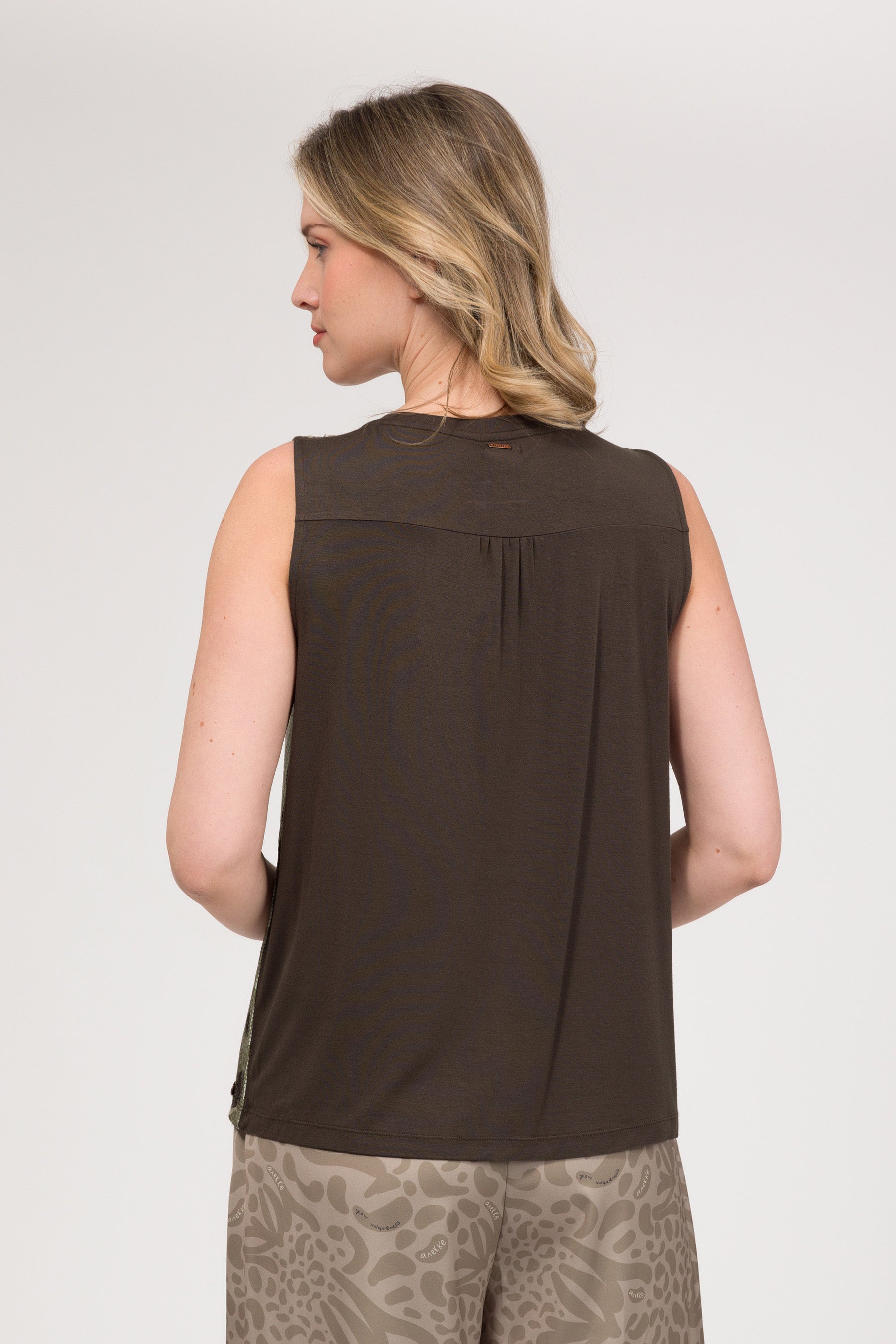 T-shirt beige à paillettes