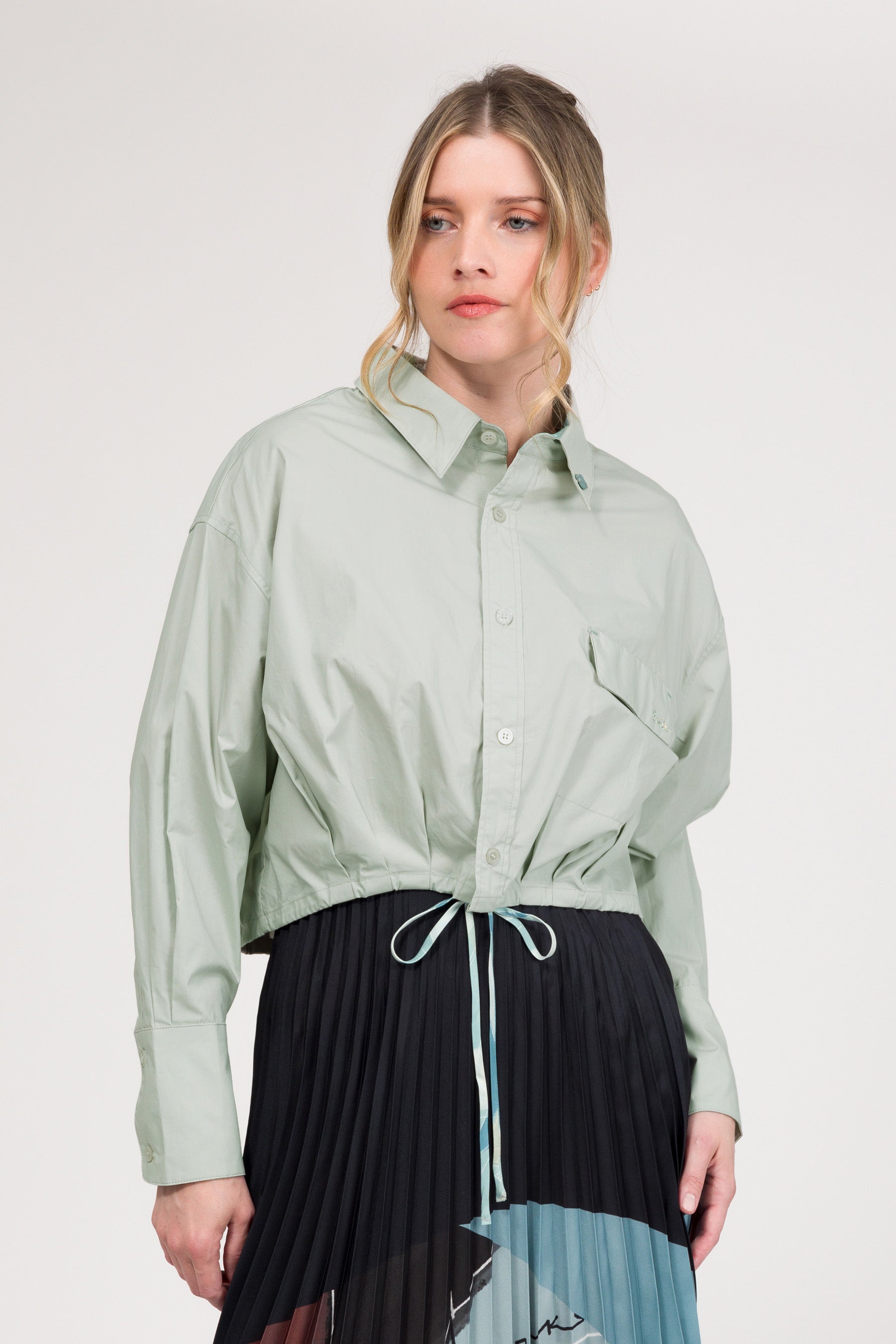 Chemise décolletée