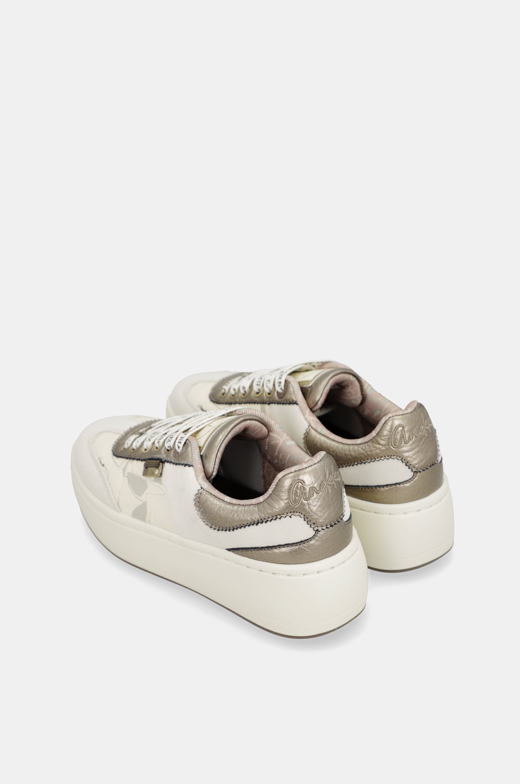 Sneakers beige