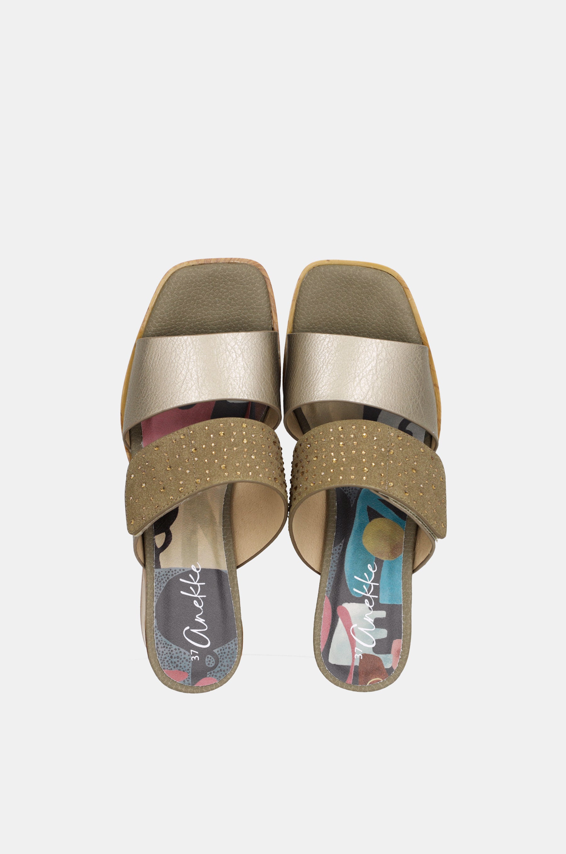 Sandales à talon vertes et dorées avec strass