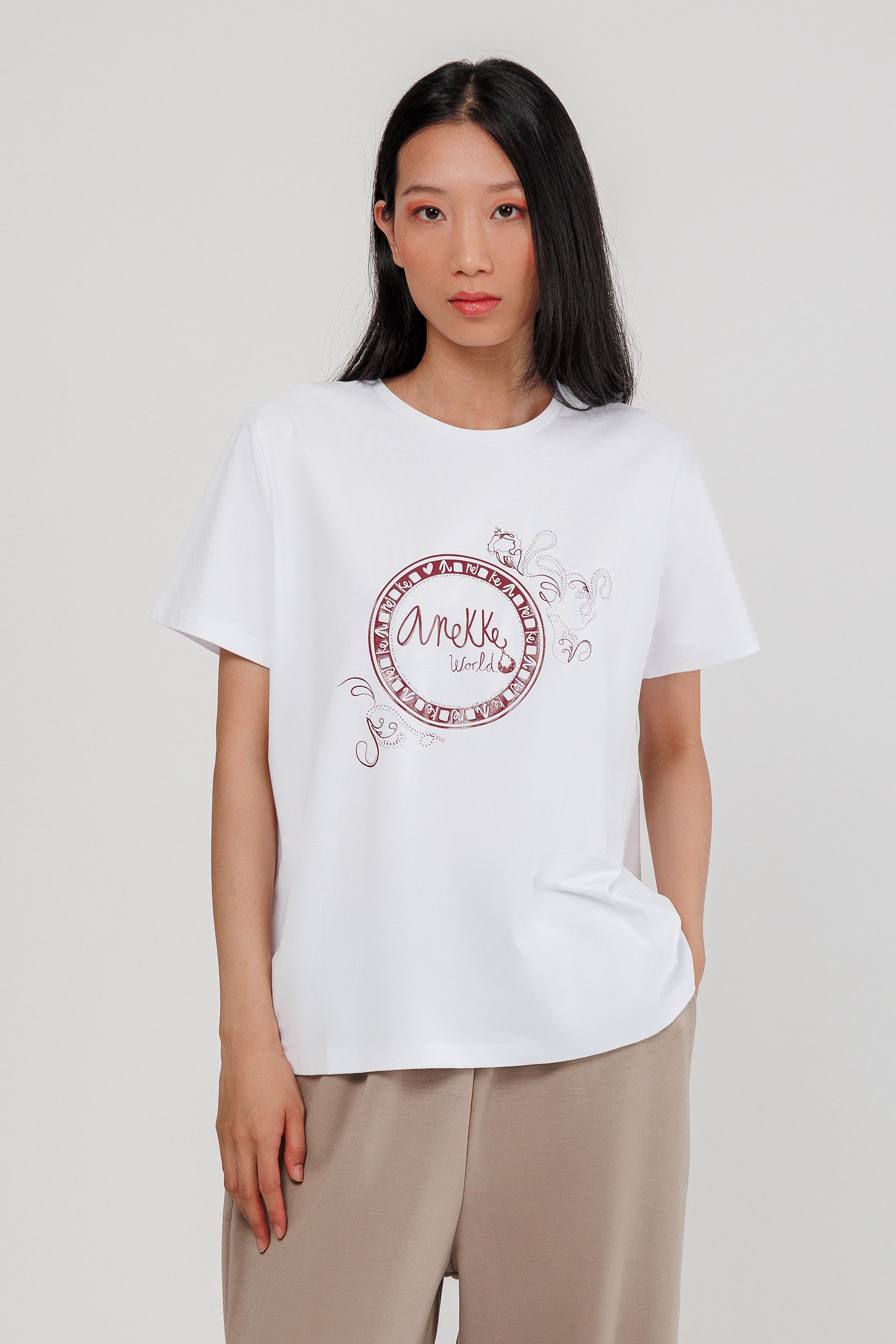 T-shirt à manches courtes blanc et application argentée