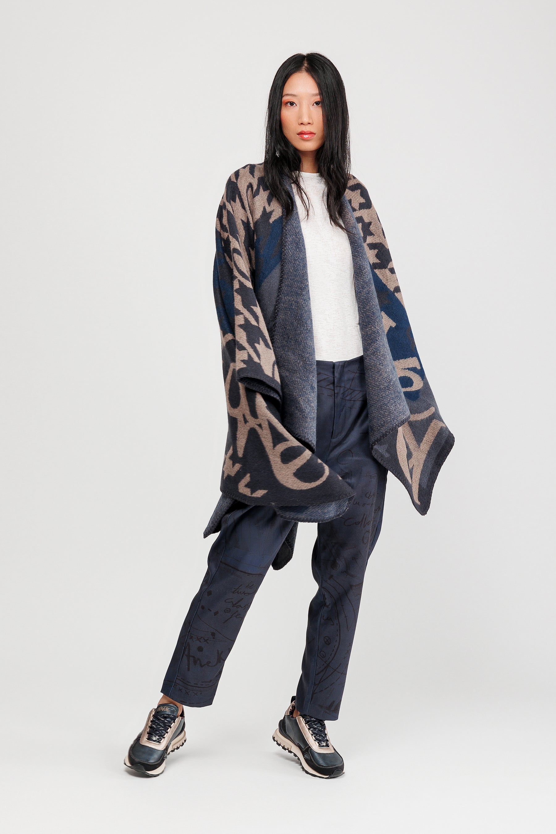 Poncho bleu et beige
