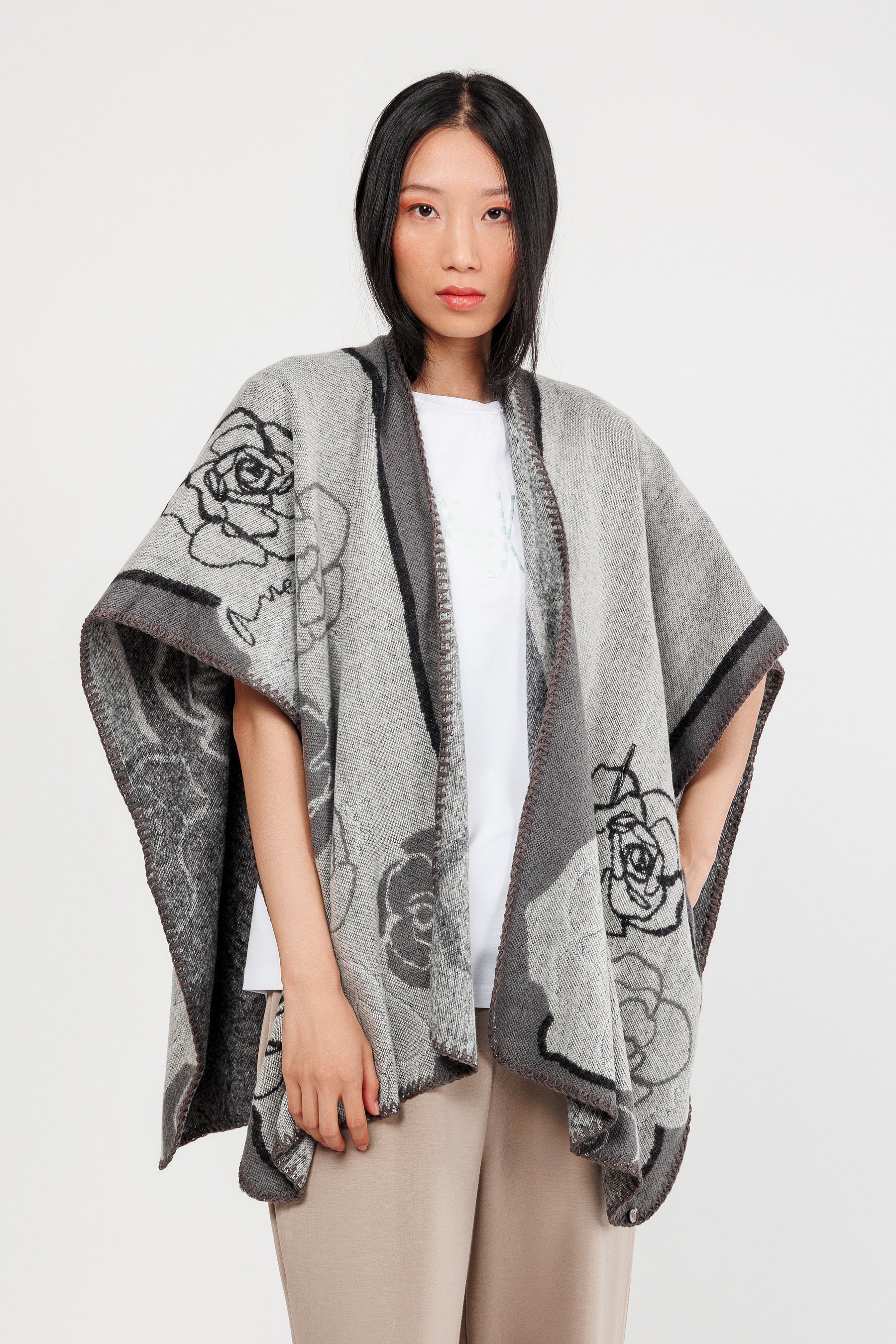 Poncho avec ceinture beige et noir